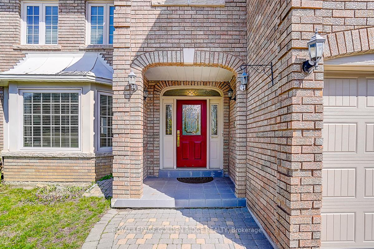 Photo 3 of 725 Exceller Circle, Newmarket, Stonehaven-Wyndham — HOMEH
