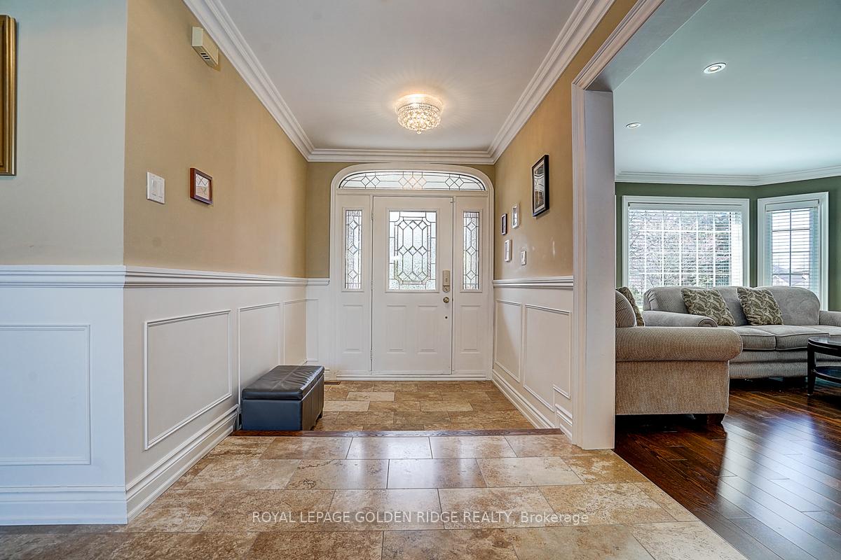 Photo 4 of 725 Exceller Circle, Newmarket, Stonehaven-Wyndham — HOMEH
