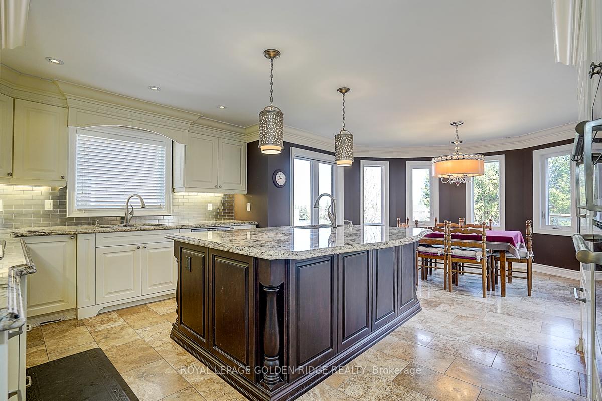 Photo 15 of 725 Exceller Circle, Newmarket, Stonehaven-Wyndham — HOMEH