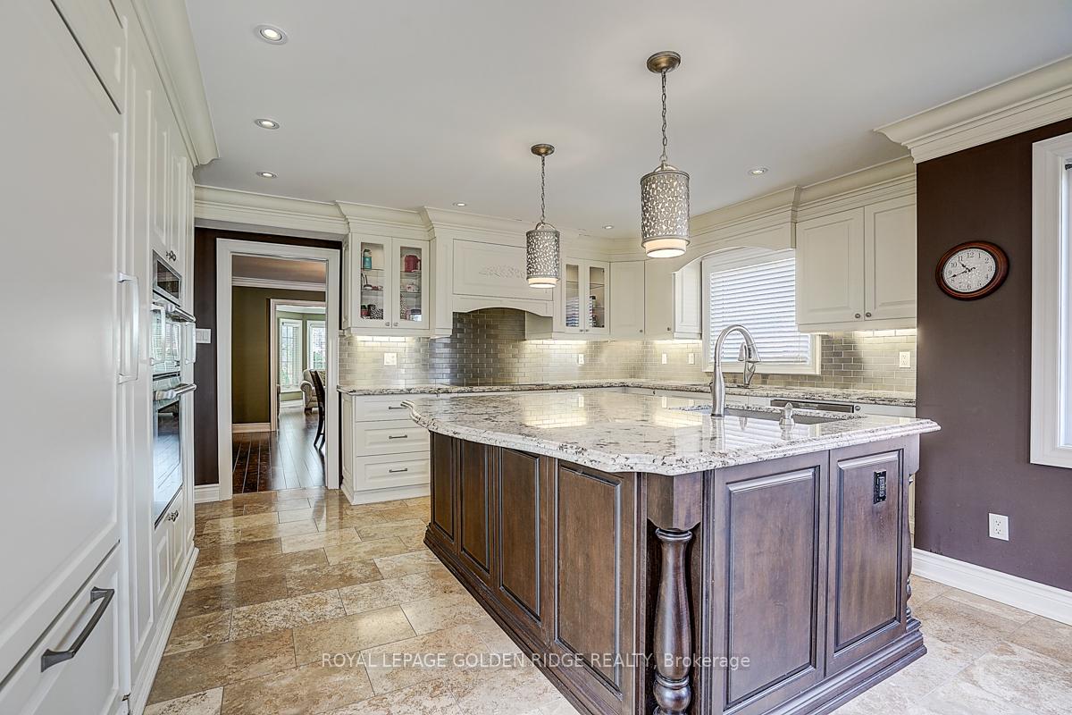 Photo 16 of 725 Exceller Circle, Newmarket, Stonehaven-Wyndham — HOMEH