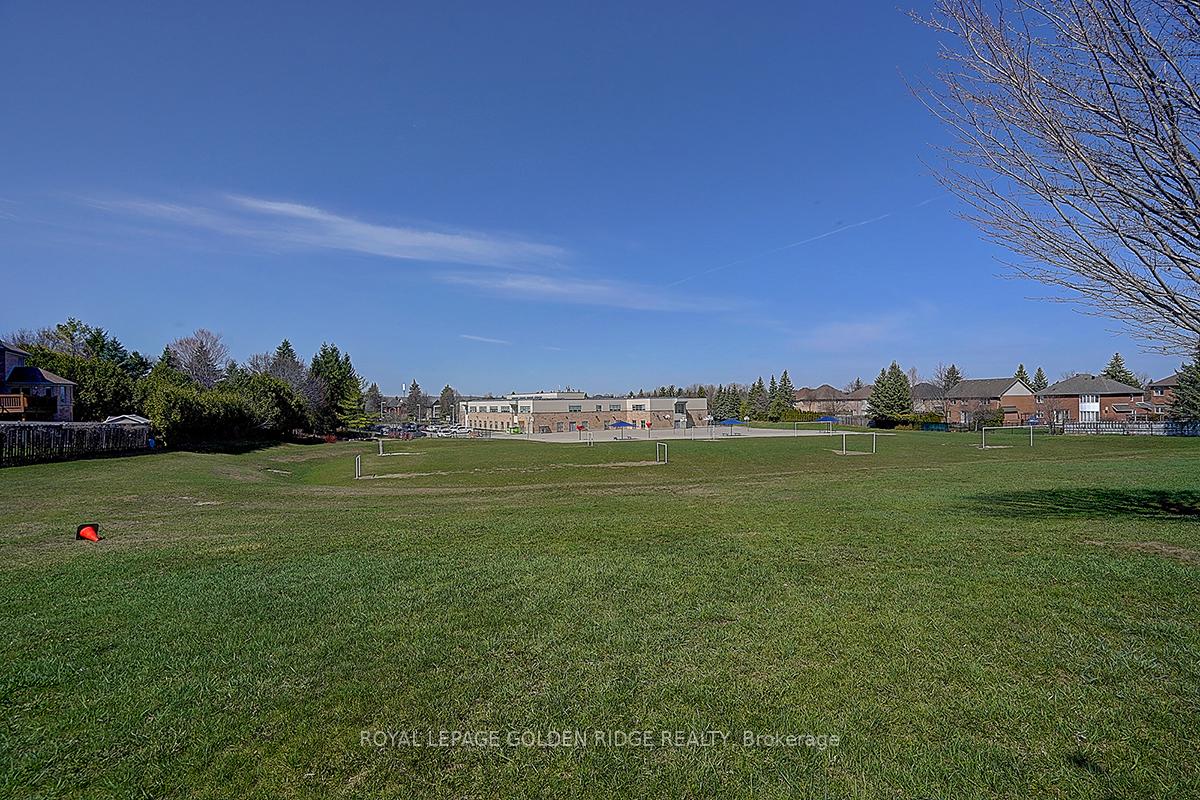 Photo 47 of 725 Exceller Circle, Newmarket, Stonehaven-Wyndham — HOMEH