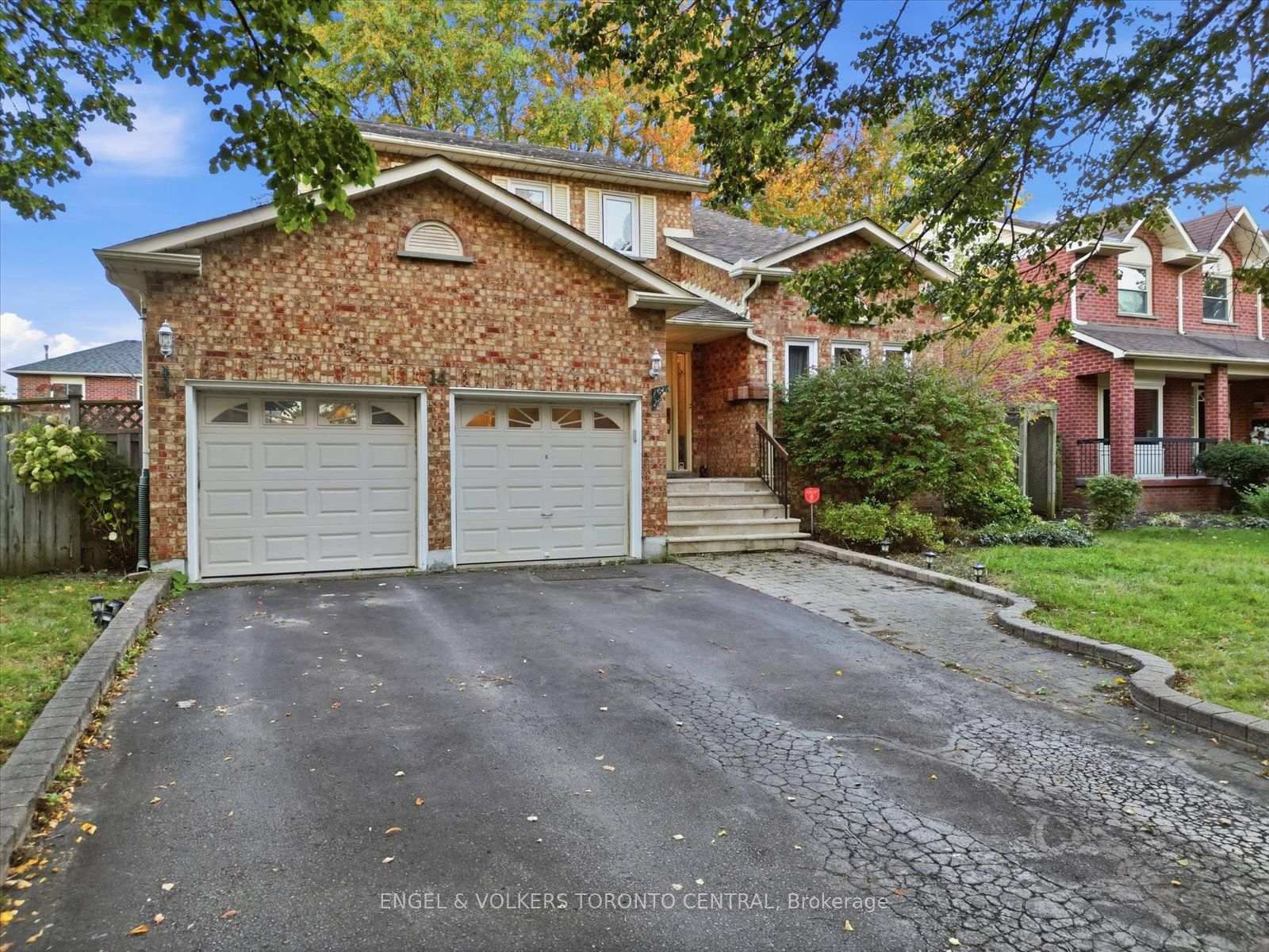 Photo 2 of 14 Hillman Drive, Ajax, South East — HOMEH