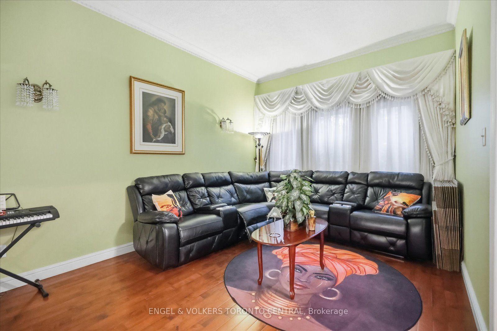 Photo 8 of 14 Hillman Drive, Ajax, South East — HOMEH