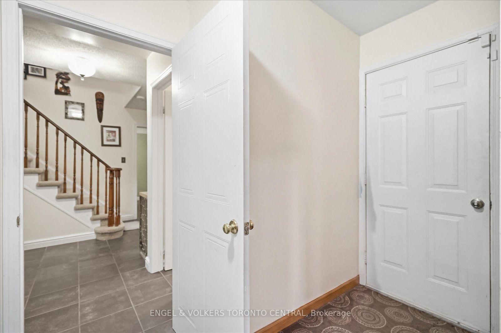 Photo 16 of 14 Hillman Drive, Ajax, South East — HOMEH