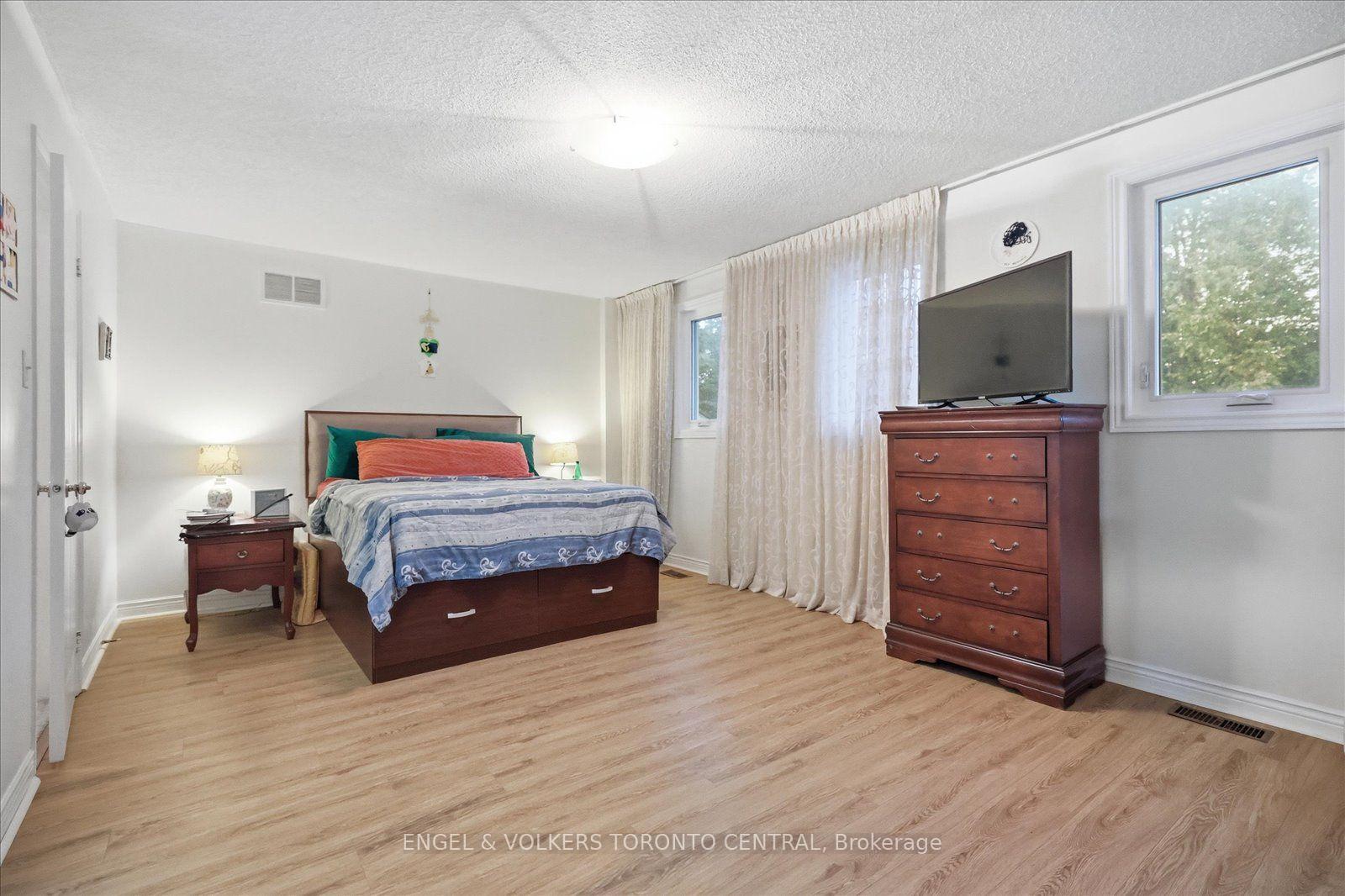 Photo 19 of 14 Hillman Drive, Ajax, South East — HOMEH