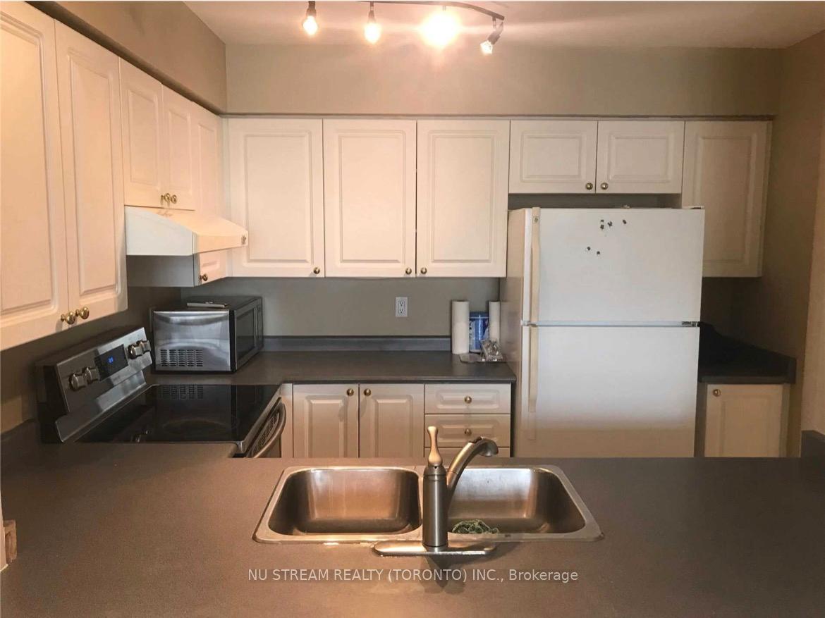 Photo 5 of Unit 915, 33 Empress Avenue, North York, Willowdale East — HOMEH