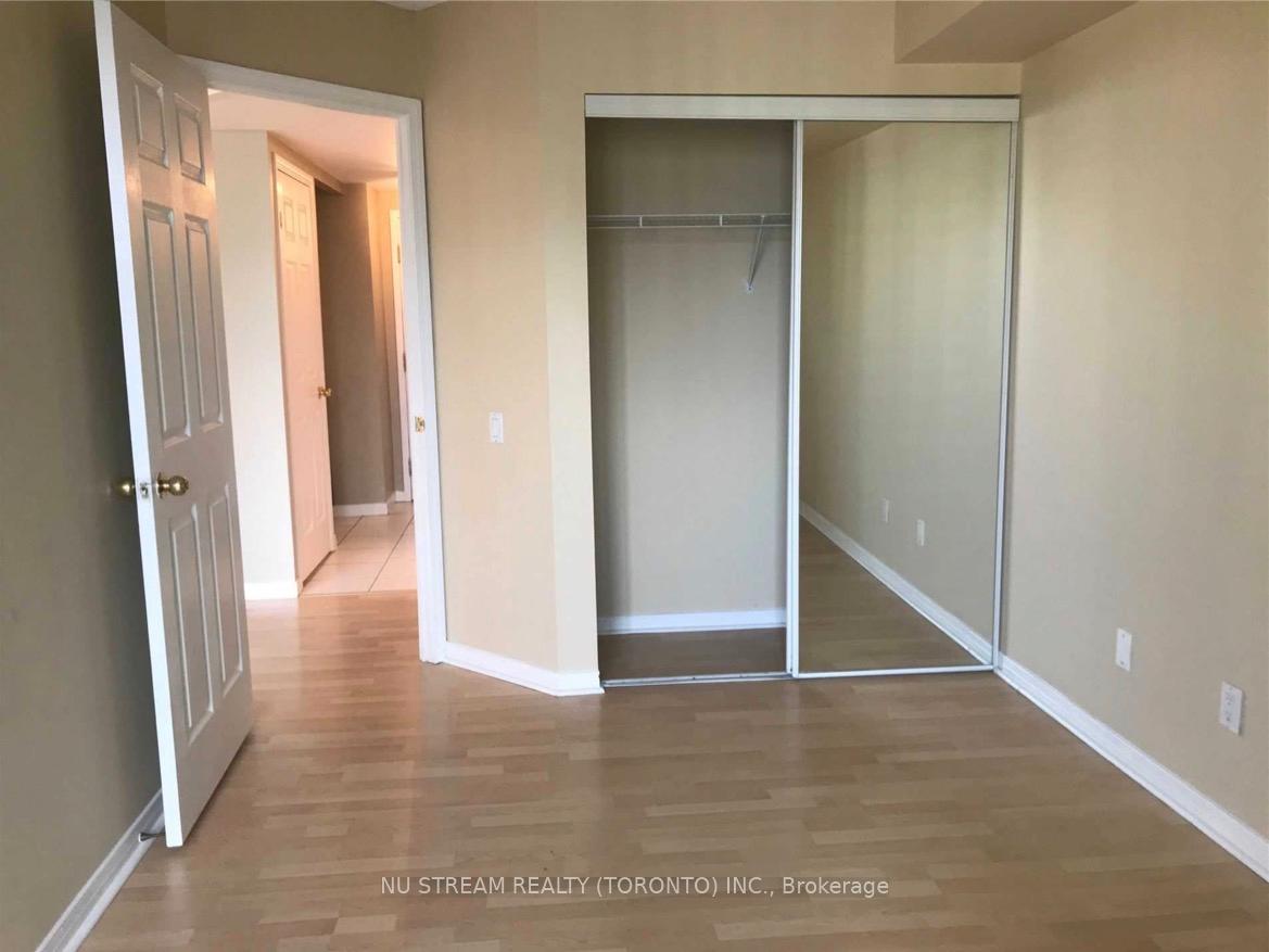 Photo 8 of Unit 915, 33 Empress Avenue, North York, Willowdale East — HOMEH