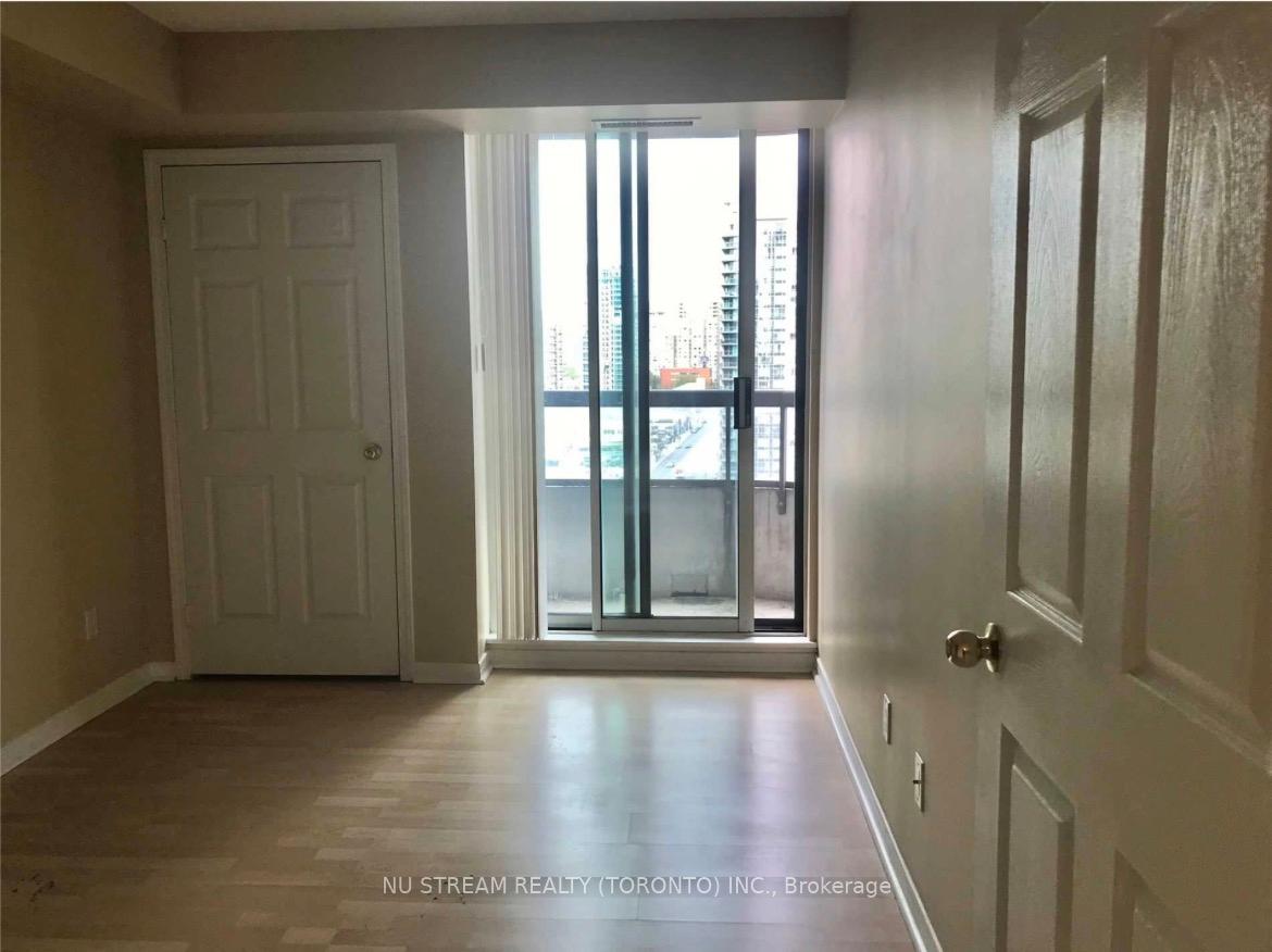 Photo 7 of Unit 915, 33 Empress Avenue, North York, Willowdale East — HOMEH