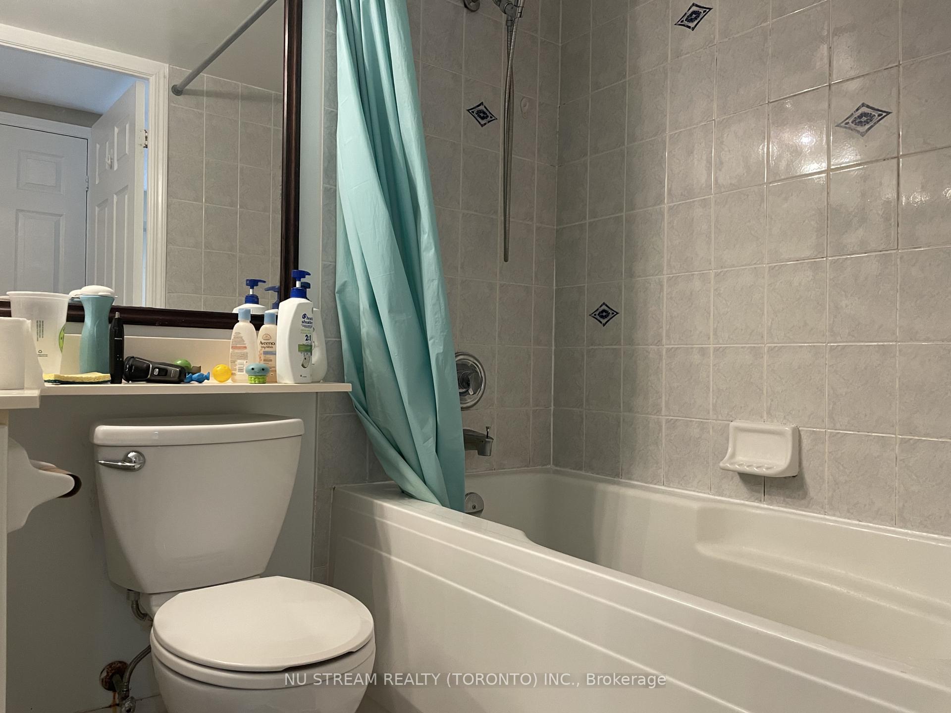 Photo 10 of Unit 915, 33 Empress Avenue, North York, Willowdale East — HOMEH