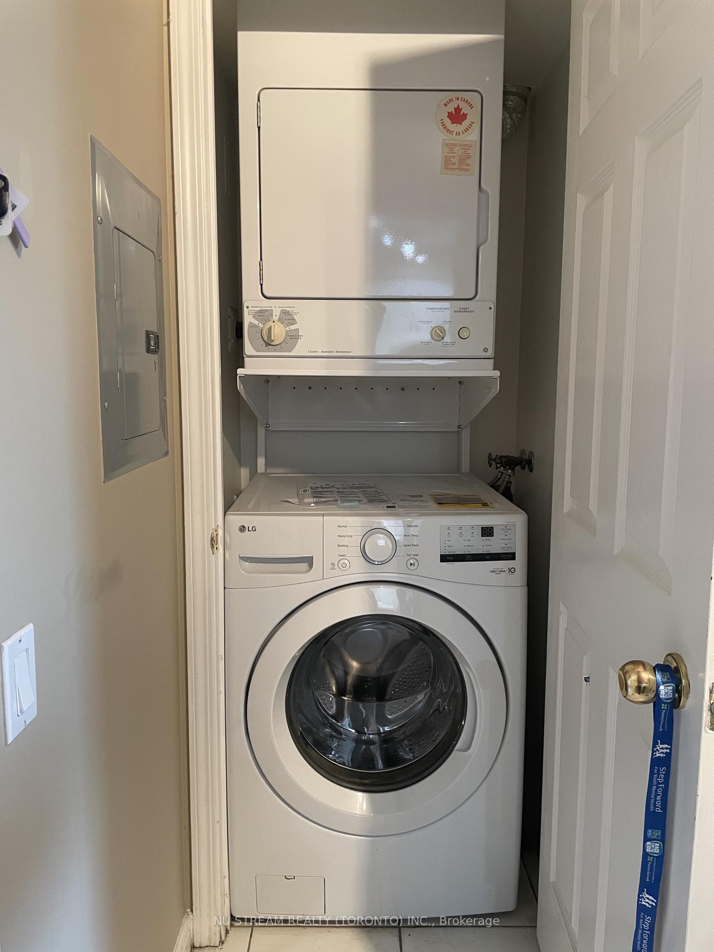 Photo 11 of Unit 915, 33 Empress Avenue, North York, Willowdale East — HOMEH