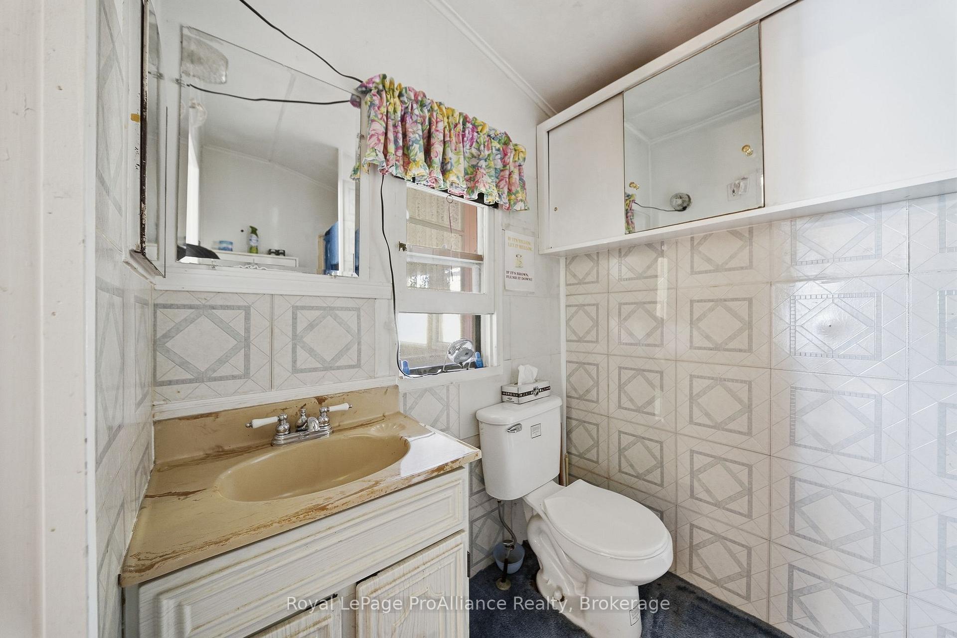 Photo 31 of Unit B, 72 Bridge Street, Addington Highlands, Addington Highlands — HOMEH