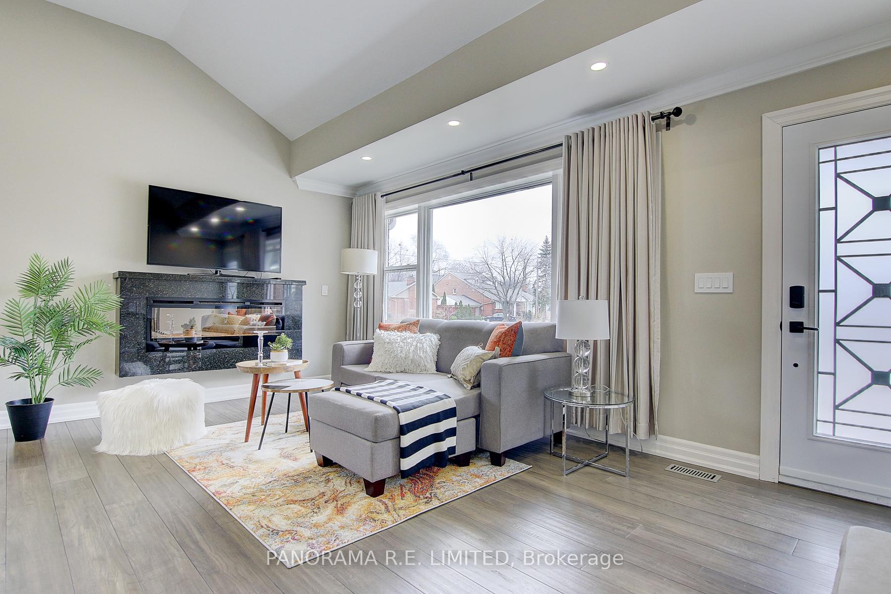 Photo 2 of 50 Maydolph Road, Etobicoke, Islington-City Centre West — HOMEH