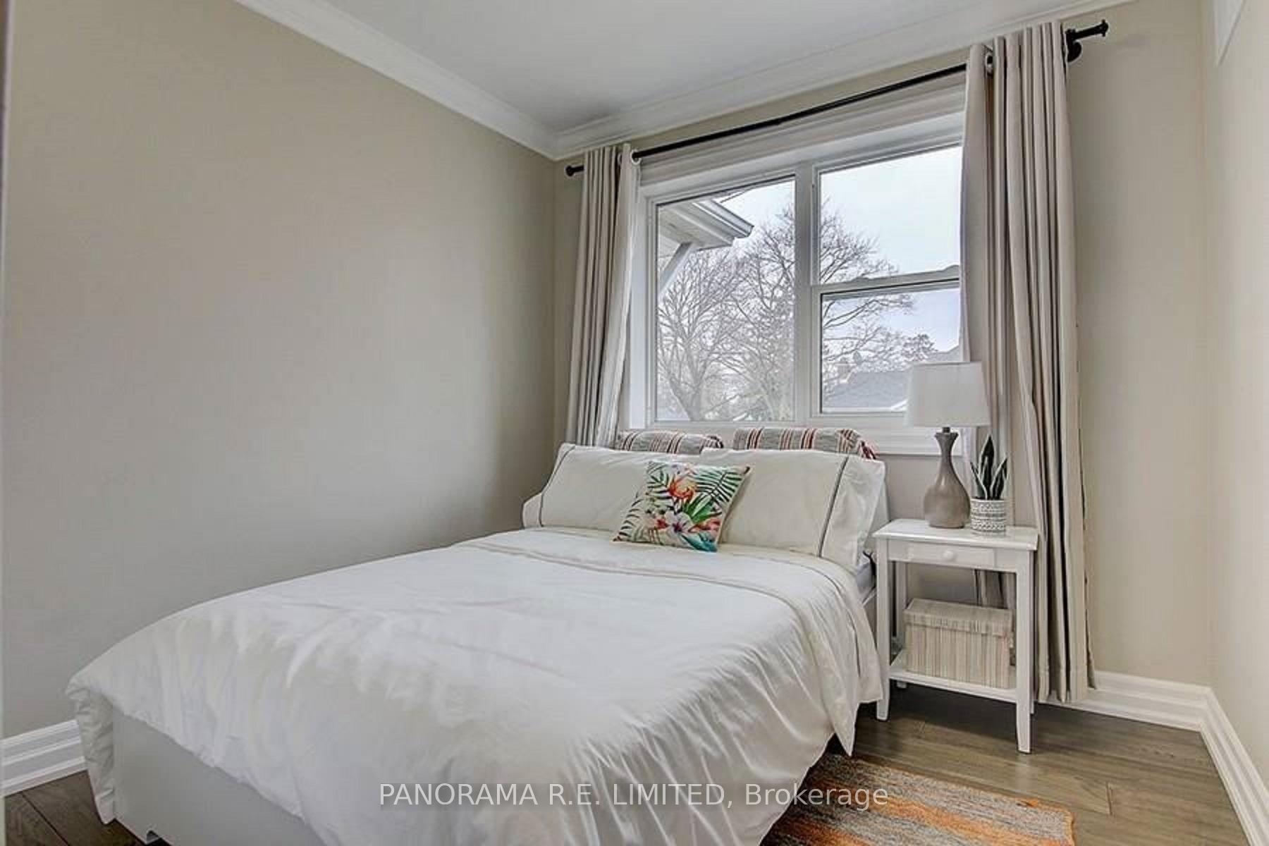 Photo 7 of 50 Maydolph Road, Etobicoke, Islington-City Centre West — HOMEH