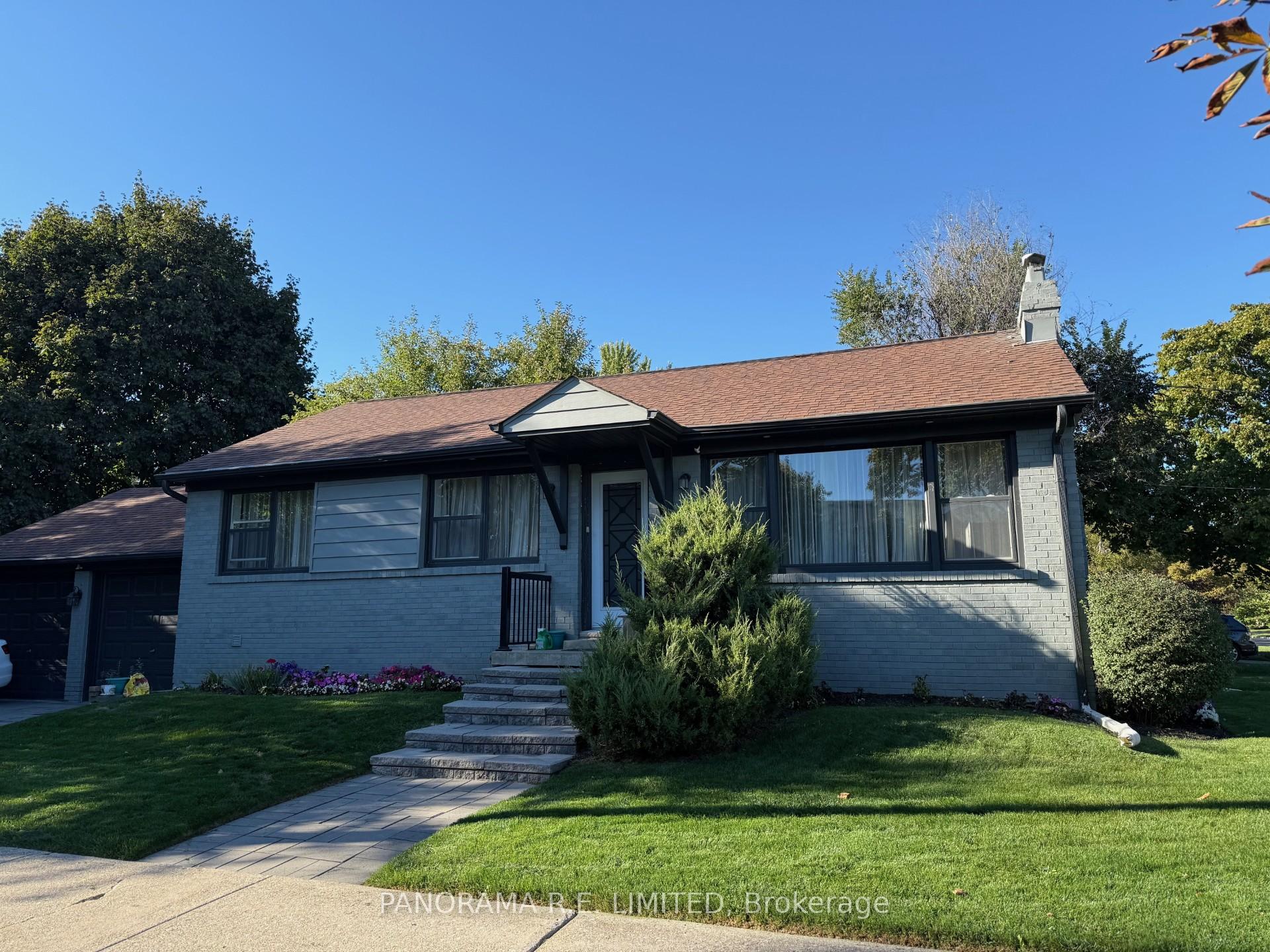 Photo 13 of 50 Maydolph Road, Etobicoke, Islington-City Centre West — HOMEH