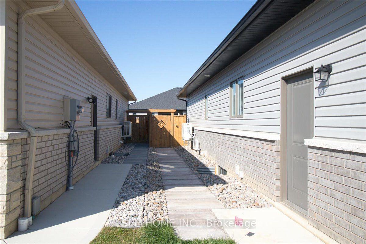 Photo 2 of 137 Brighton Place W, Chatham-Kent, Chatham — HOMEH
