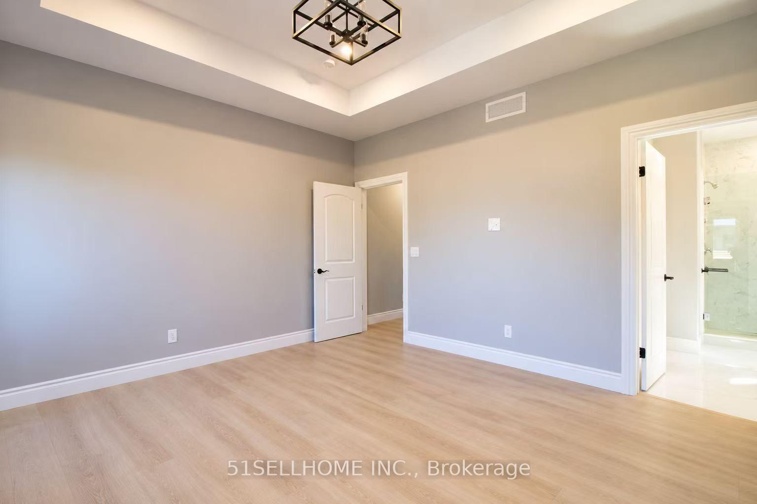 Photo 15 of 137 Brighton Place W, Chatham-Kent, Chatham — HOMEH