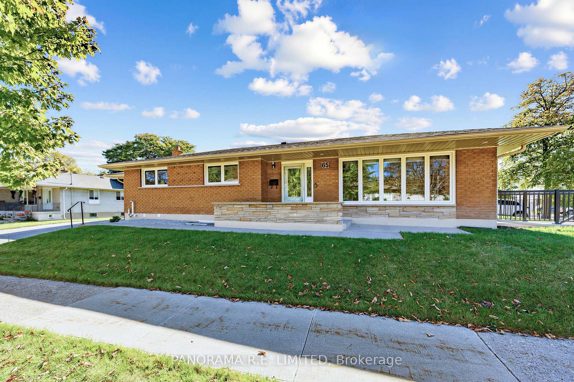 Photo 2 of 65 Harrop Avenue, Etobicoke, Islington-City Centre West — HOMEH
