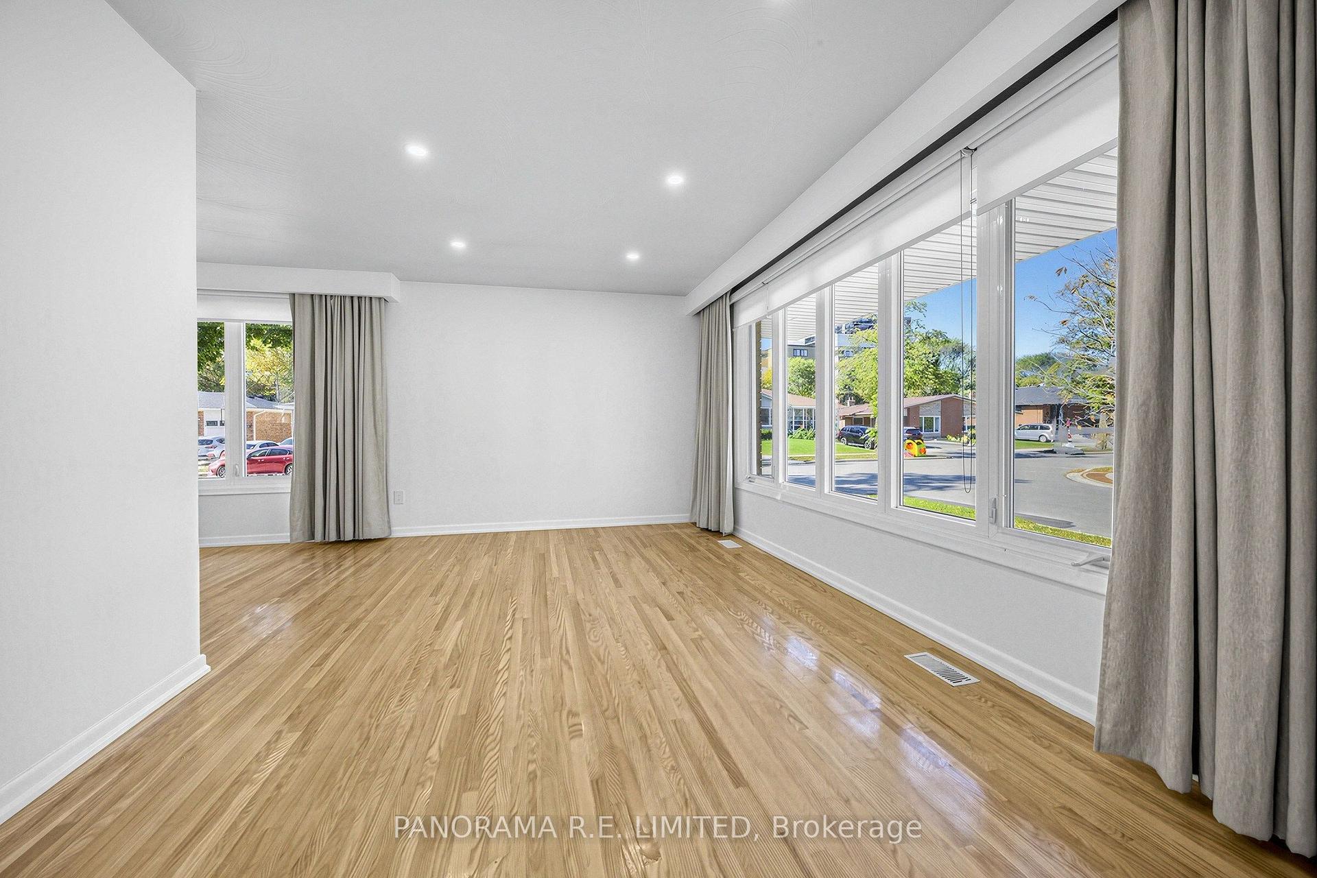 Photo 5 of 65 Harrop Avenue, Etobicoke, Islington-City Centre West — HOMEH