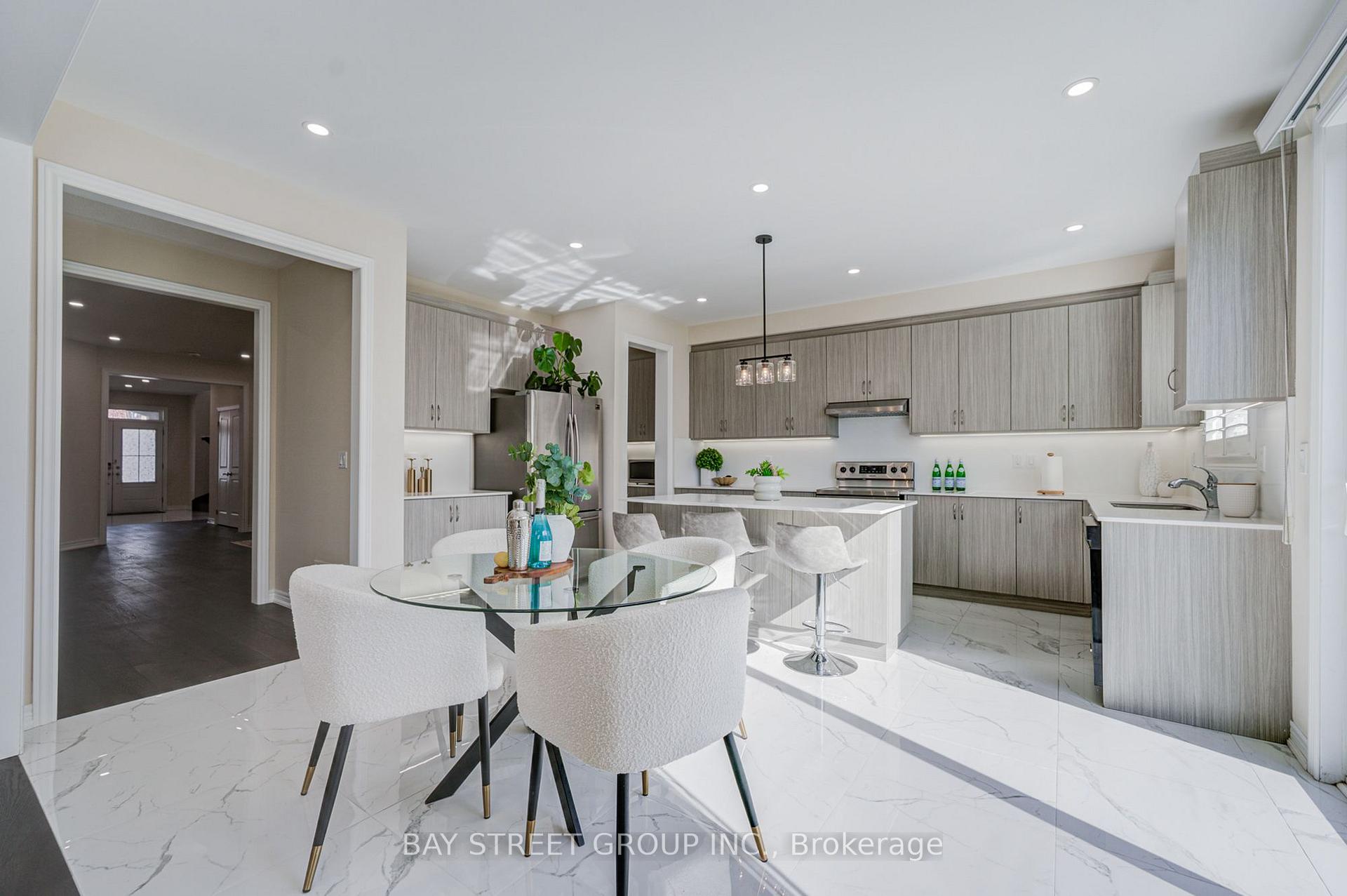 Photo 24 of 3 Manor Hampton Street, East Gwillimbury, Sharon — HOMEH