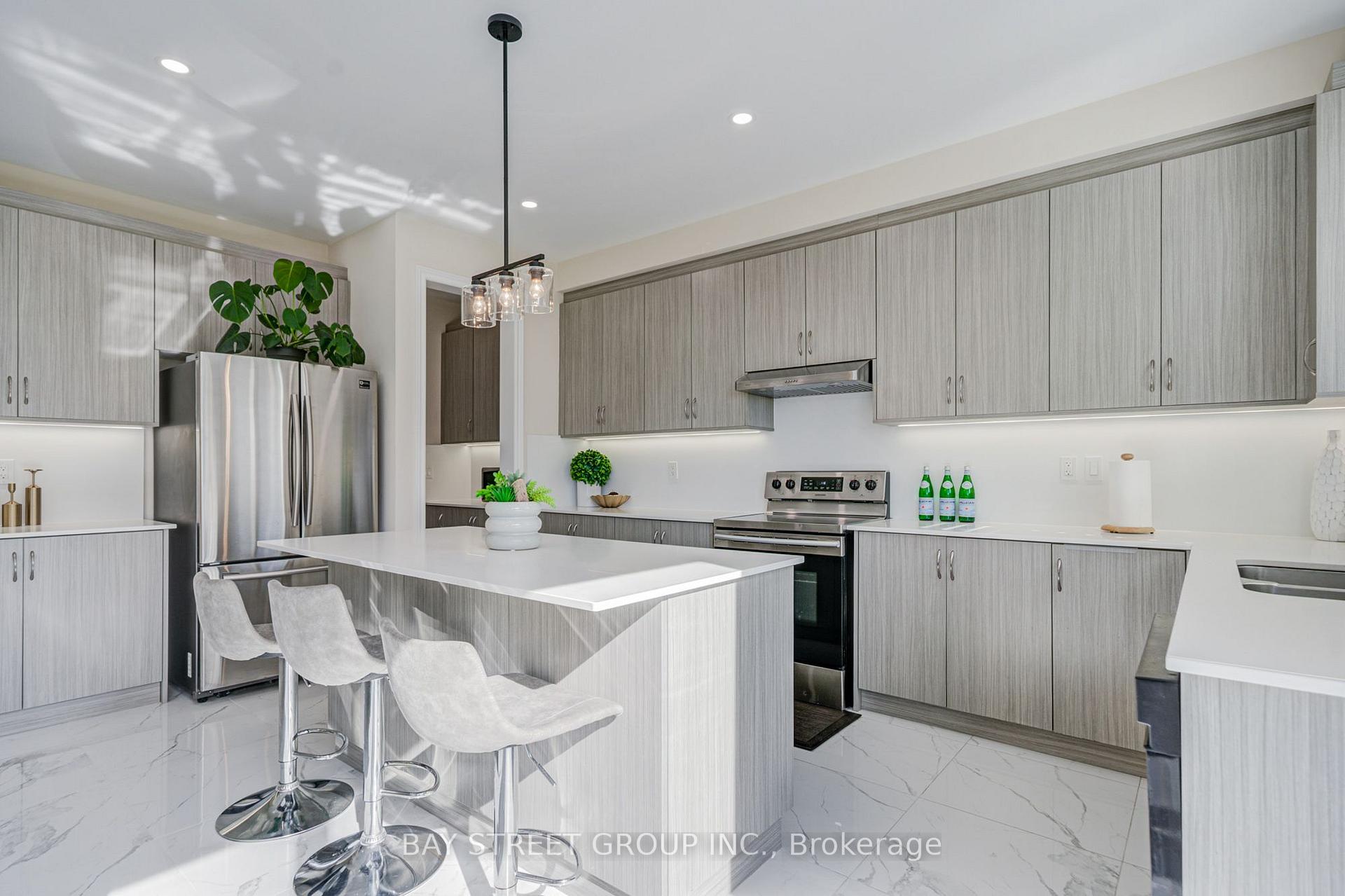 Photo 27 of 3 Manor Hampton Street, East Gwillimbury, Sharon — HOMEH