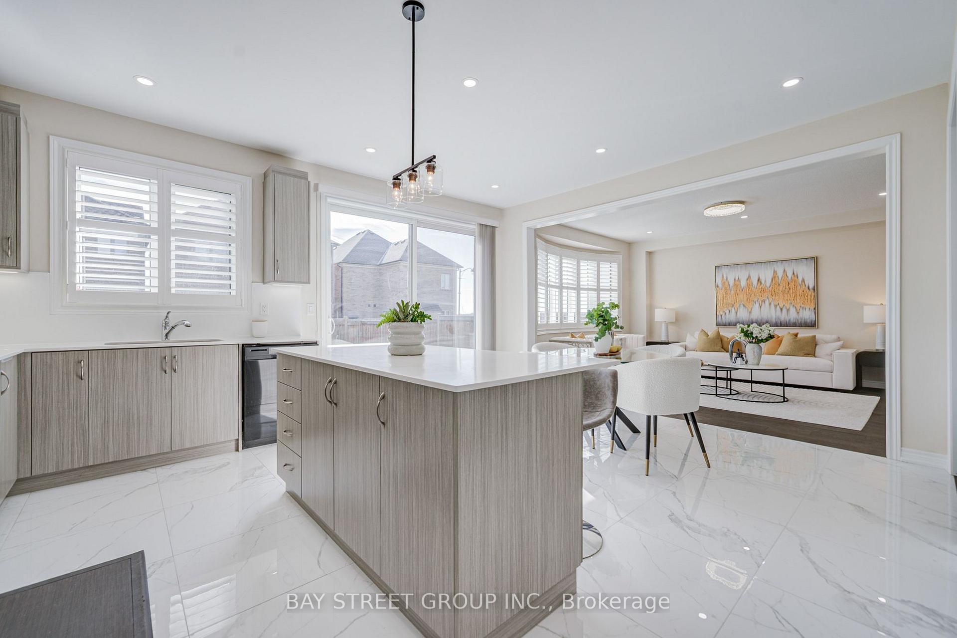 Photo 28 of 3 Manor Hampton Street, East Gwillimbury, Sharon — HOMEH