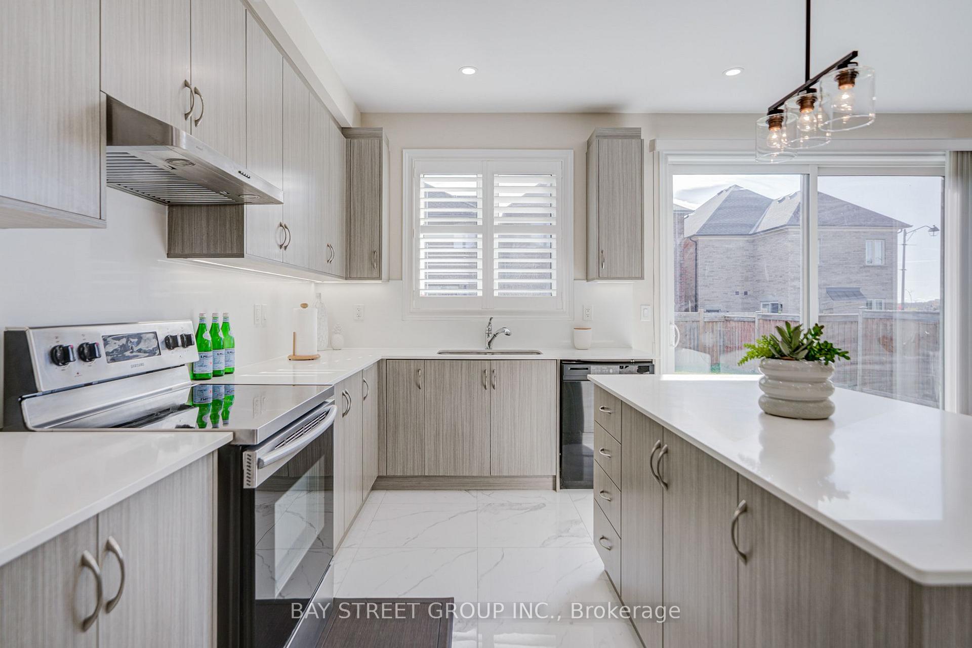Photo 30 of 3 Manor Hampton Street, East Gwillimbury, Sharon — HOMEH