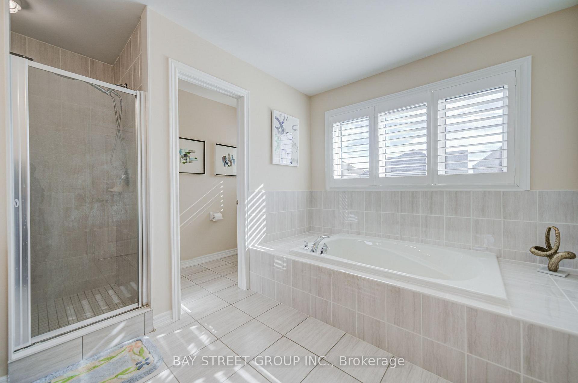 Photo 41 of 3 Manor Hampton Street, East Gwillimbury, Sharon — HOMEH