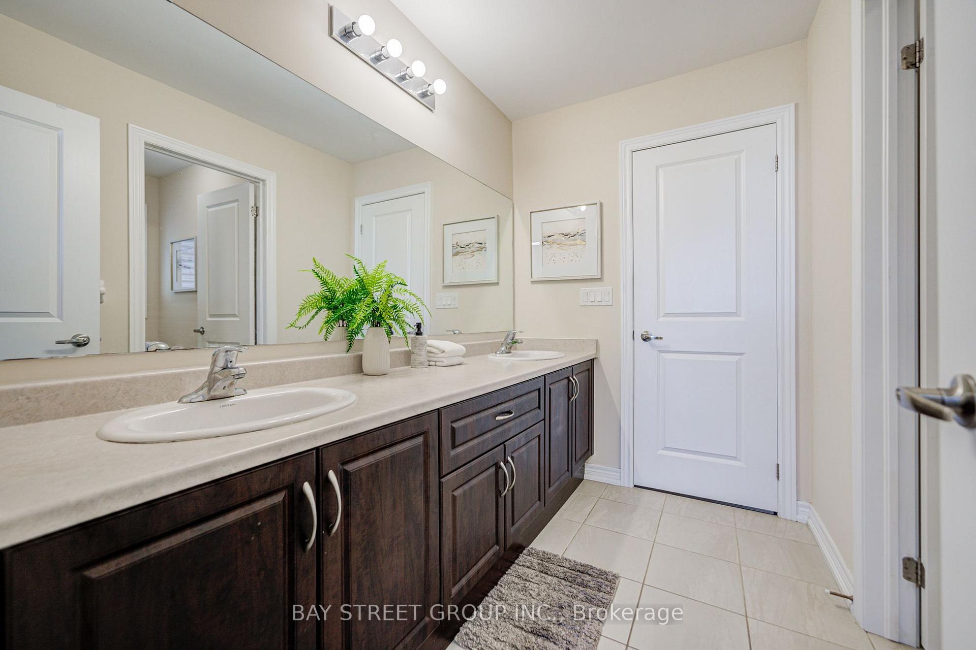 Photo 46 of 3 Manor Hampton Street, East Gwillimbury, Sharon — HOMEH