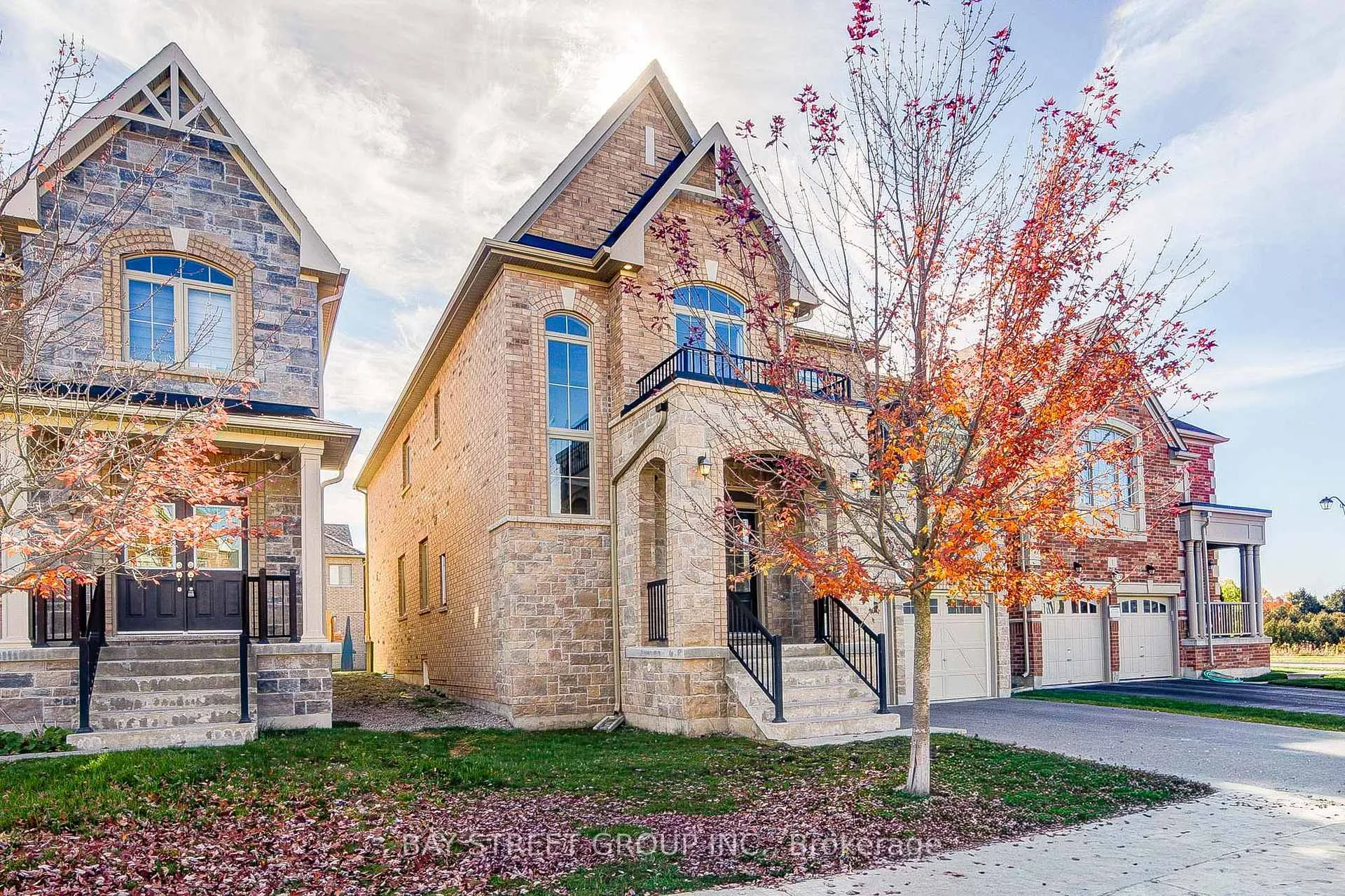 Photo 3 of 3 Manor Hampton Street, East Gwillimbury, Sharon — HOMEH