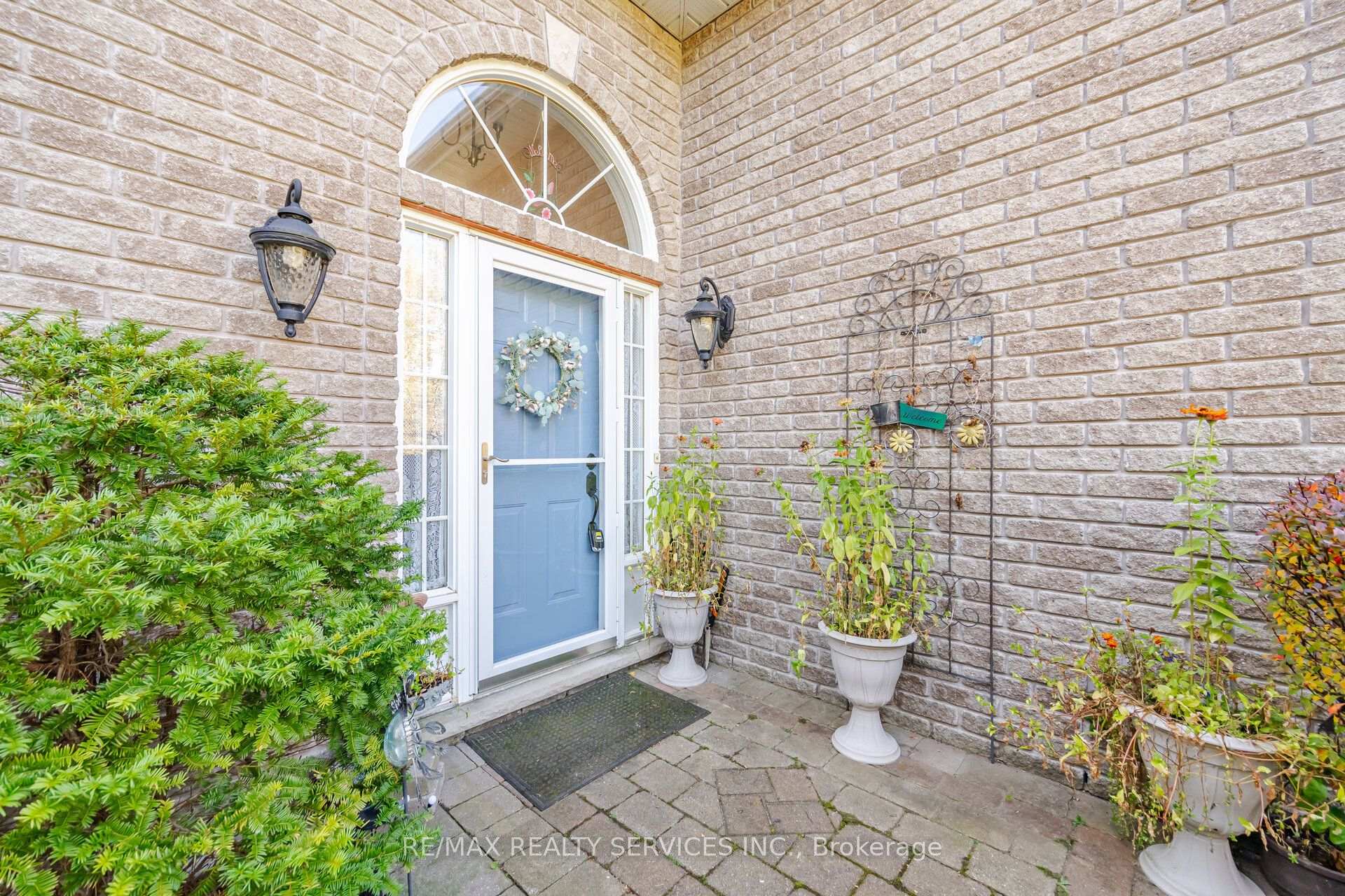 Photo 6 of 8023 Main Street, Adjala-Tosorontio, Everett — HOMEH