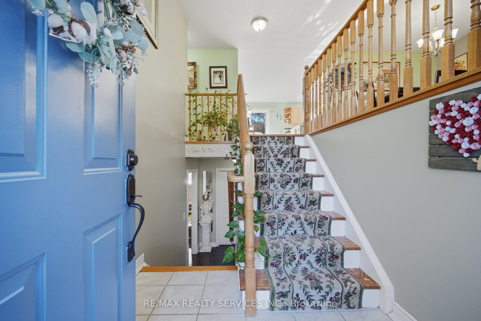 Photo 7 of 8023 Main Street, Adjala-Tosorontio, Everett — HOMEH