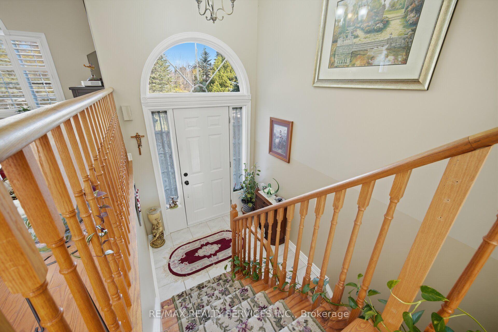 Photo 8 of 8023 Main Street, Adjala-Tosorontio, Everett — HOMEH