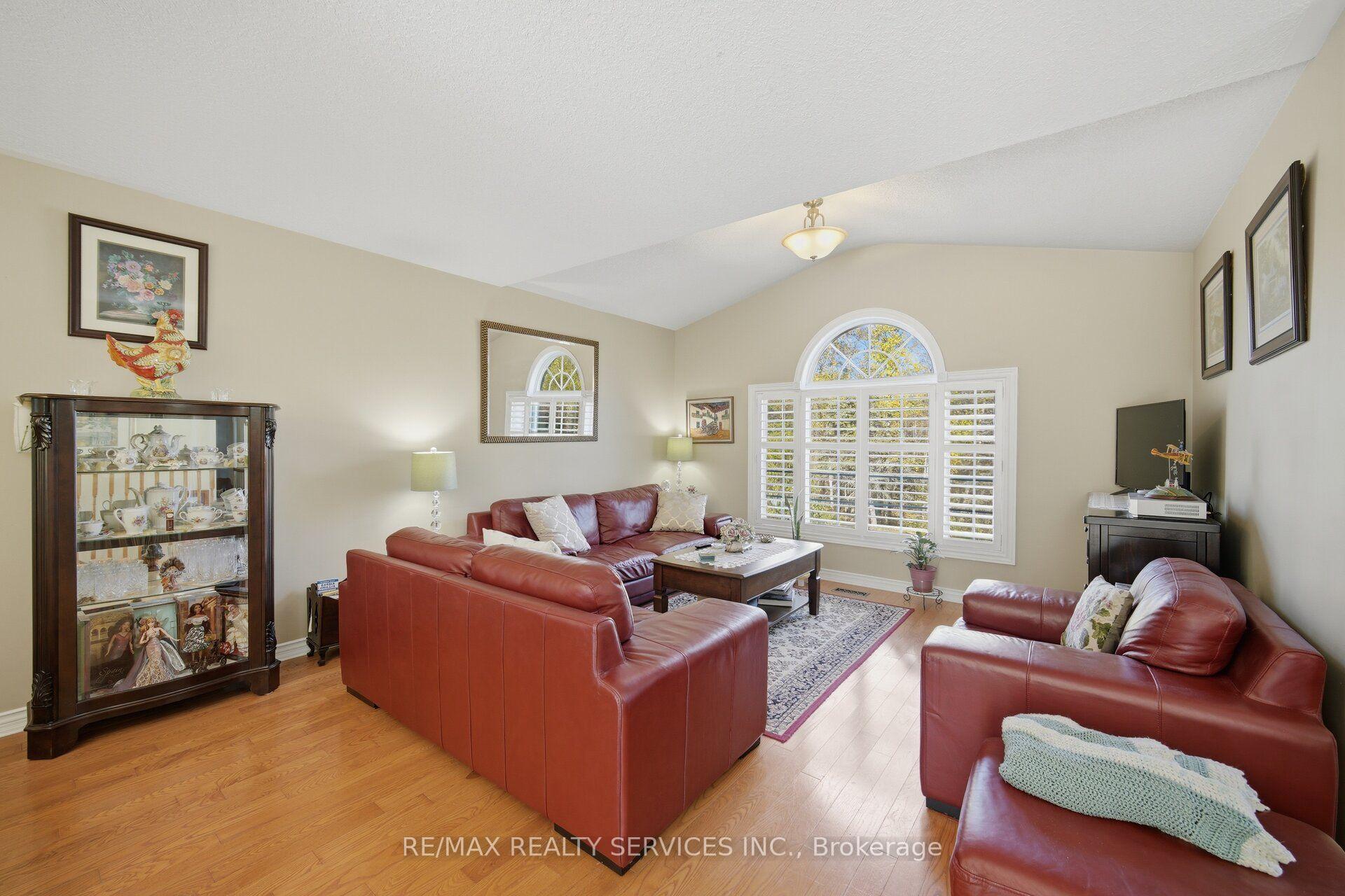 Photo 10 of 8023 Main Street, Adjala-Tosorontio, Everett — HOMEH