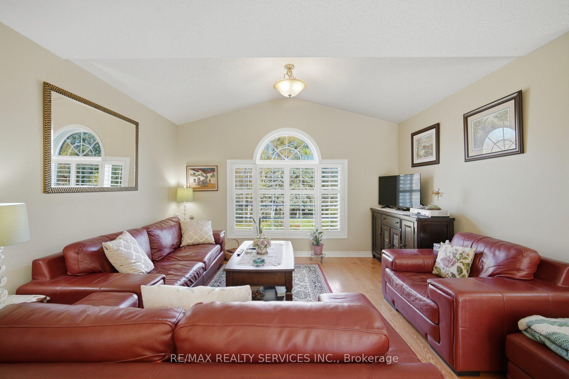 Photo 11 of 8023 Main Street, Adjala-Tosorontio, Everett — HOMEH