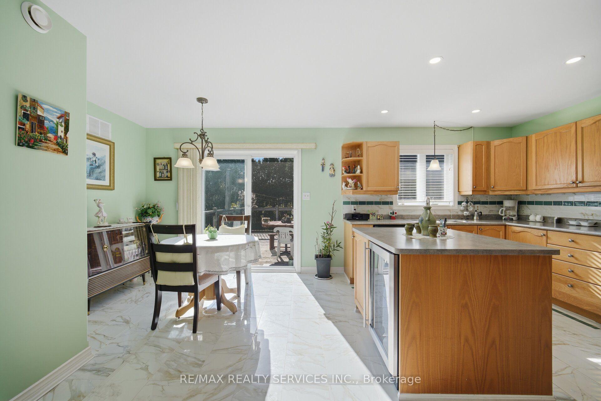 Photo 15 of 8023 Main Street, Adjala-Tosorontio, Everett — HOMEH