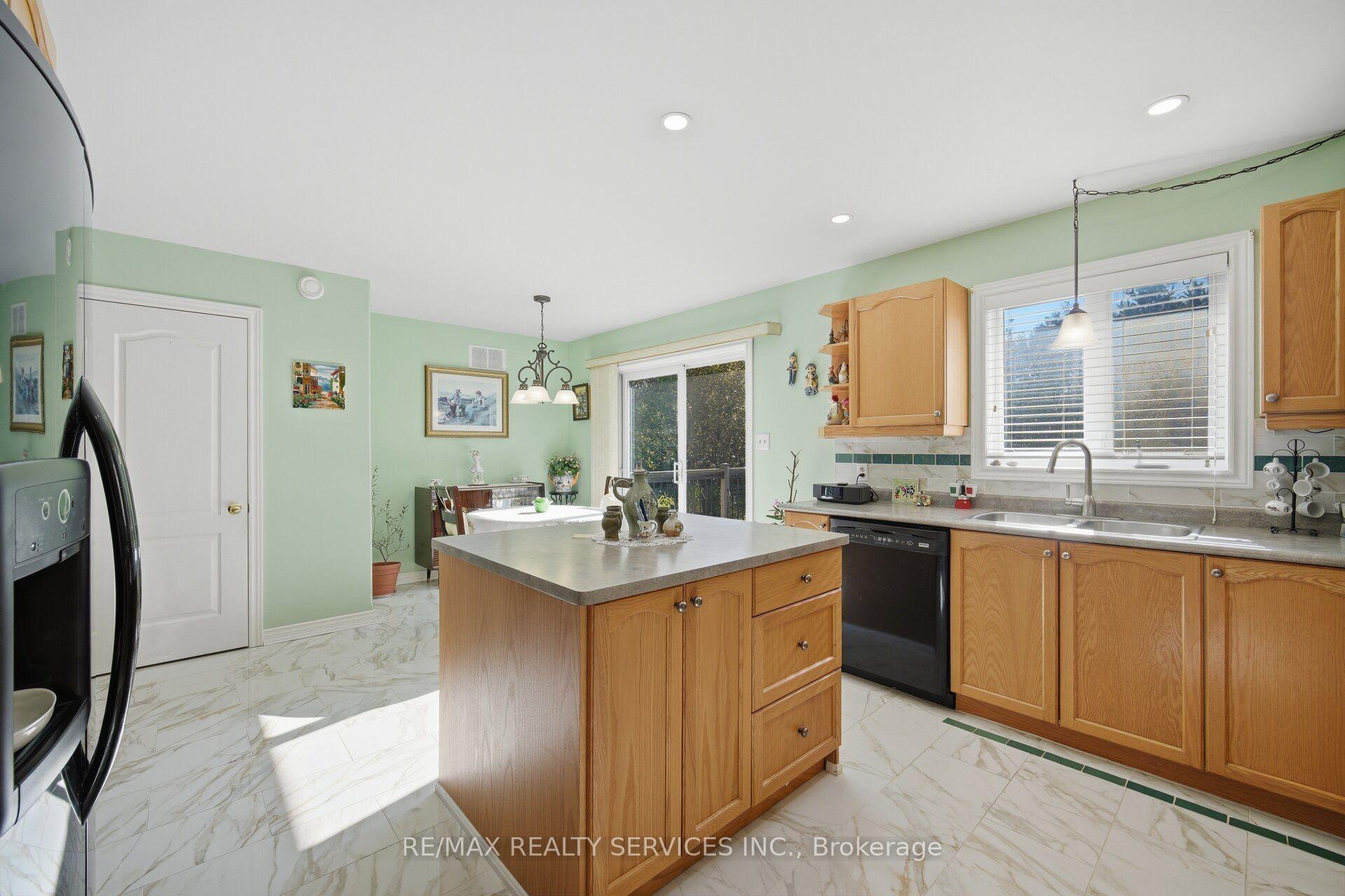Photo 18 of 8023 Main Street, Adjala-Tosorontio, Everett — HOMEH