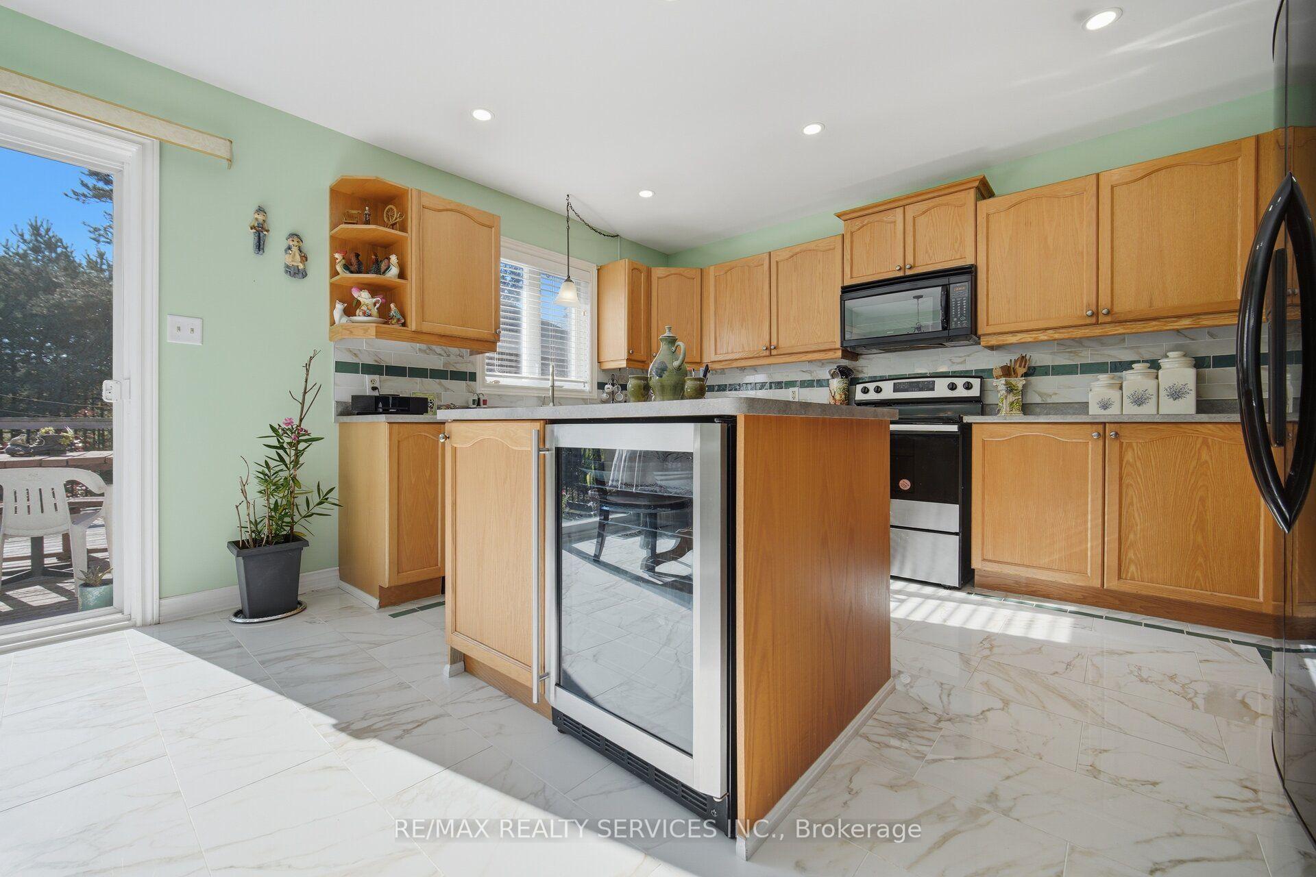 Photo 50 of 8023 Main Street, Adjala-Tosorontio, Everett — HOMEH