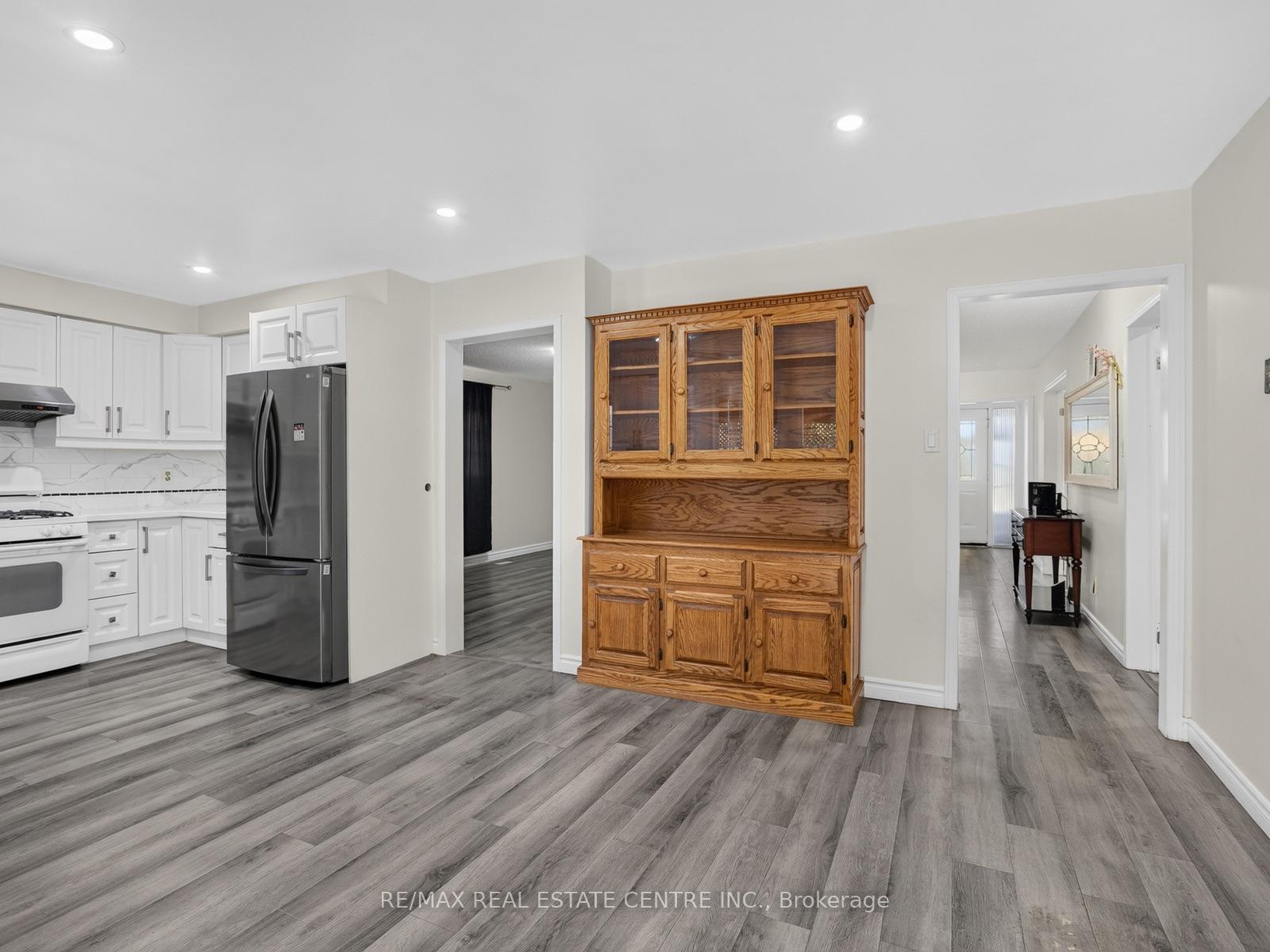 Photo 14 of 15 Hedgerow Avenue, Brampton, Fletcher's Creek South — HOMEH