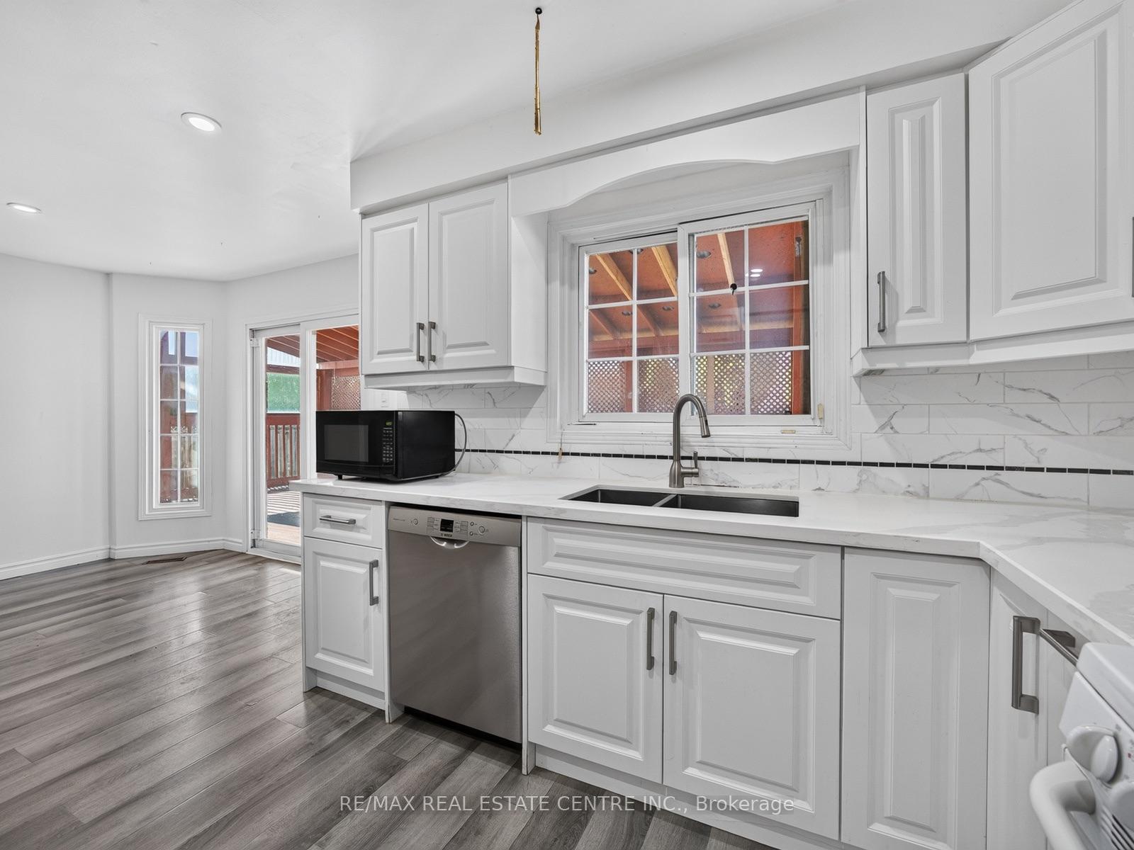 Photo 16 of 15 Hedgerow Avenue, Brampton, Fletcher's Creek South — HOMEH