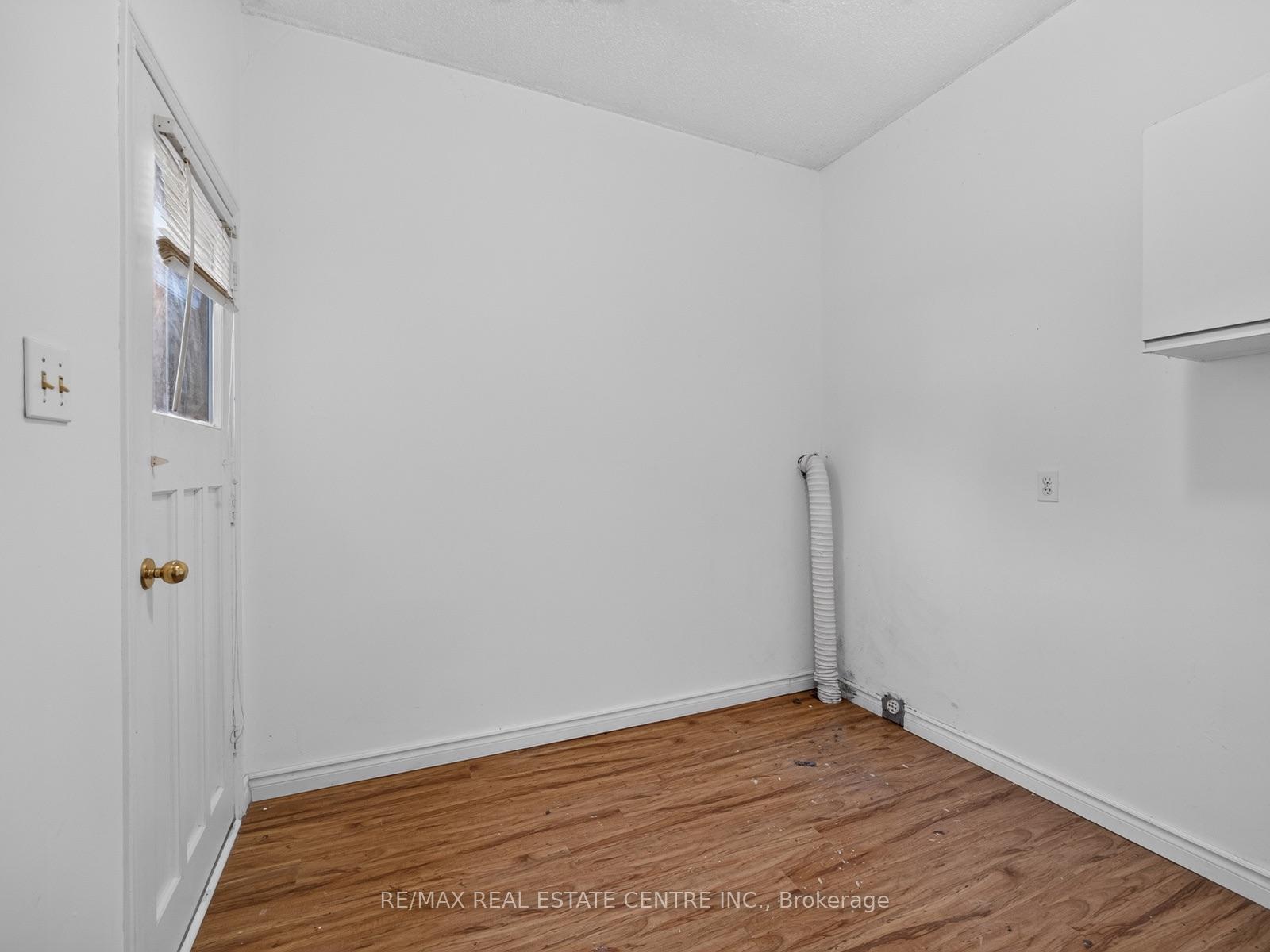 Photo 18 of 15 Hedgerow Avenue, Brampton, Fletcher's Creek South — HOMEH