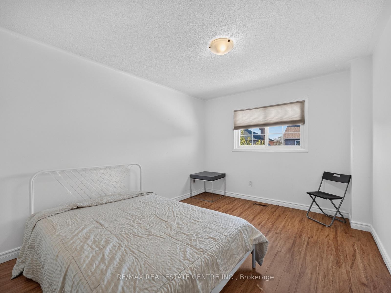 Photo 23 of 15 Hedgerow Avenue, Brampton, Fletcher's Creek South — HOMEH