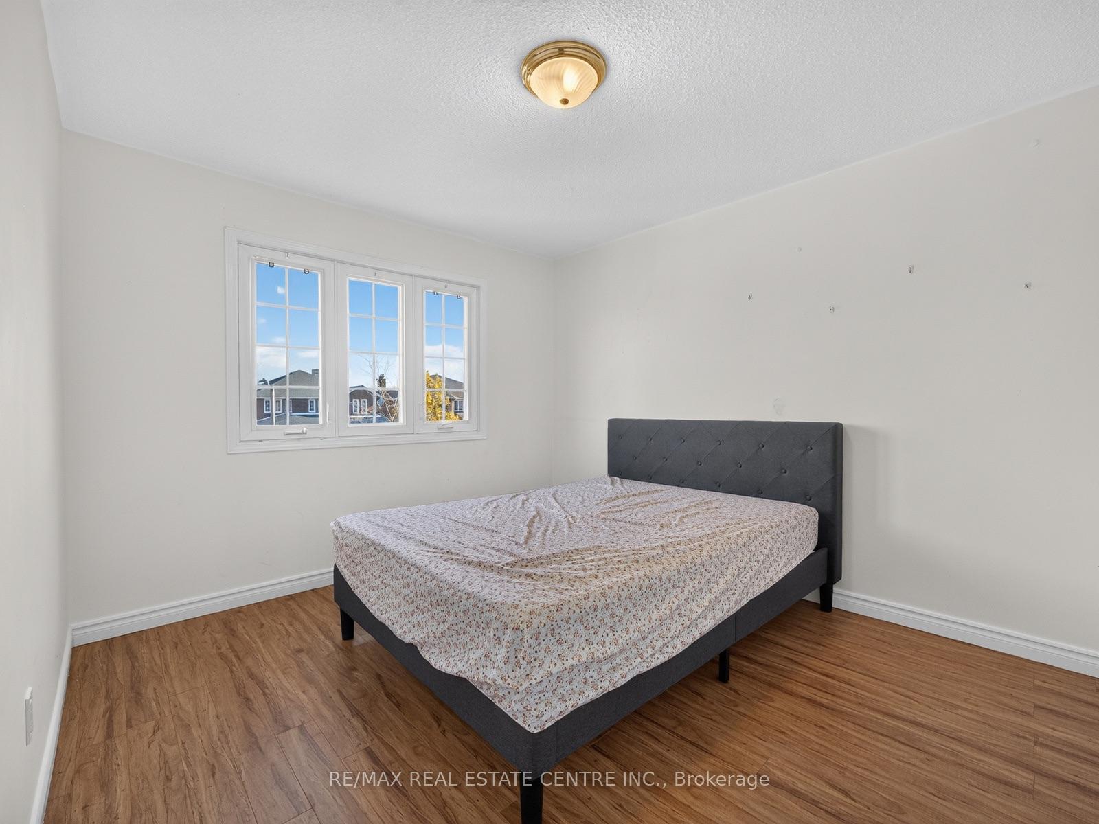 Photo 26 of 15 Hedgerow Avenue, Brampton, Fletcher's Creek South — HOMEH