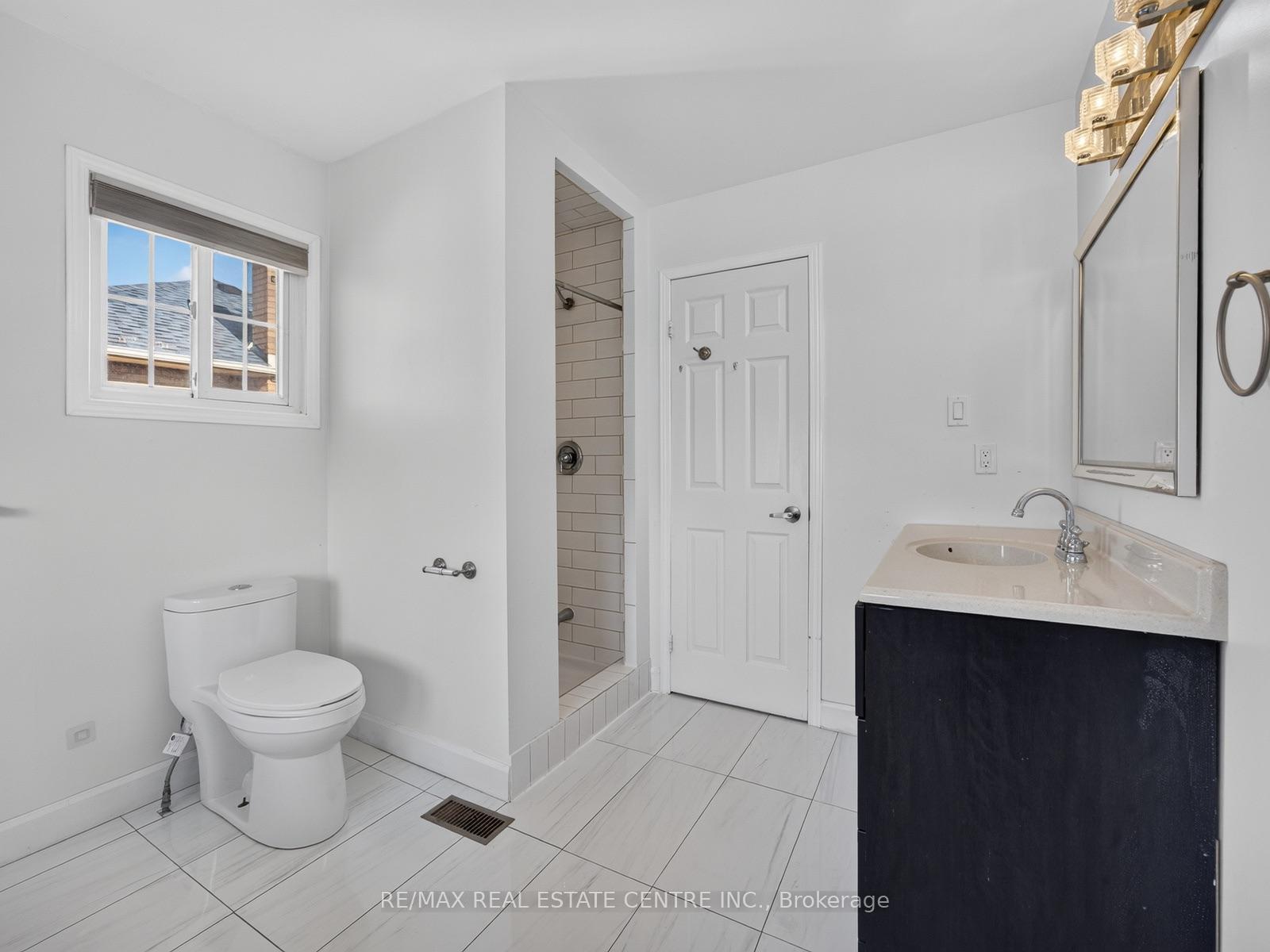 Photo 32 of 15 Hedgerow Avenue, Brampton, Fletcher's Creek South — HOMEH
