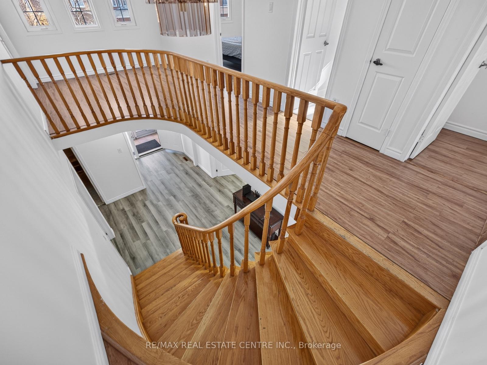 Photo 36 of 15 Hedgerow Avenue, Brampton, Fletcher's Creek South — HOMEH