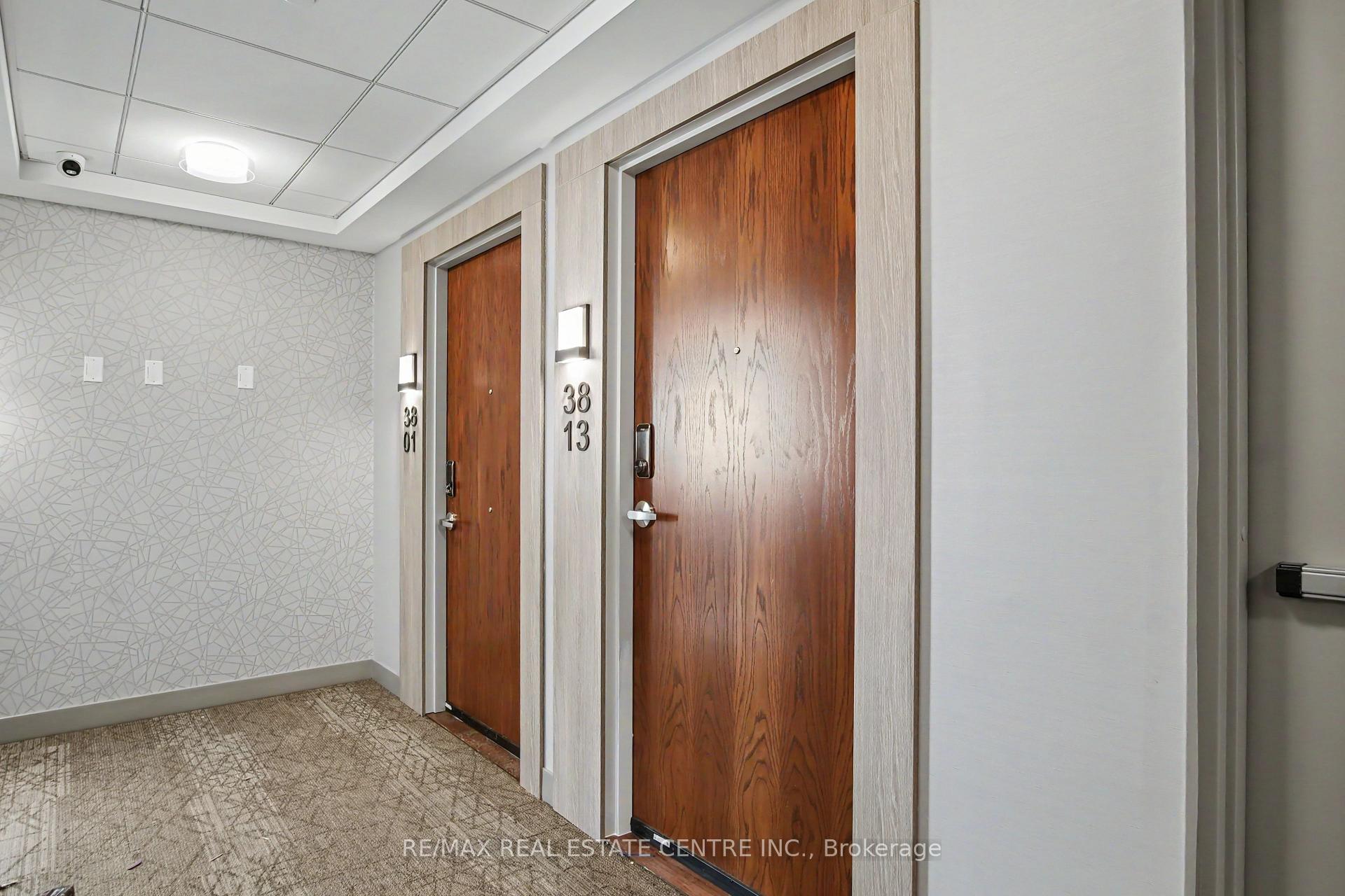Photo 6 of Unit 3813, 30 Francis Street S, Kitchener, City Commercial Core — HOMEH