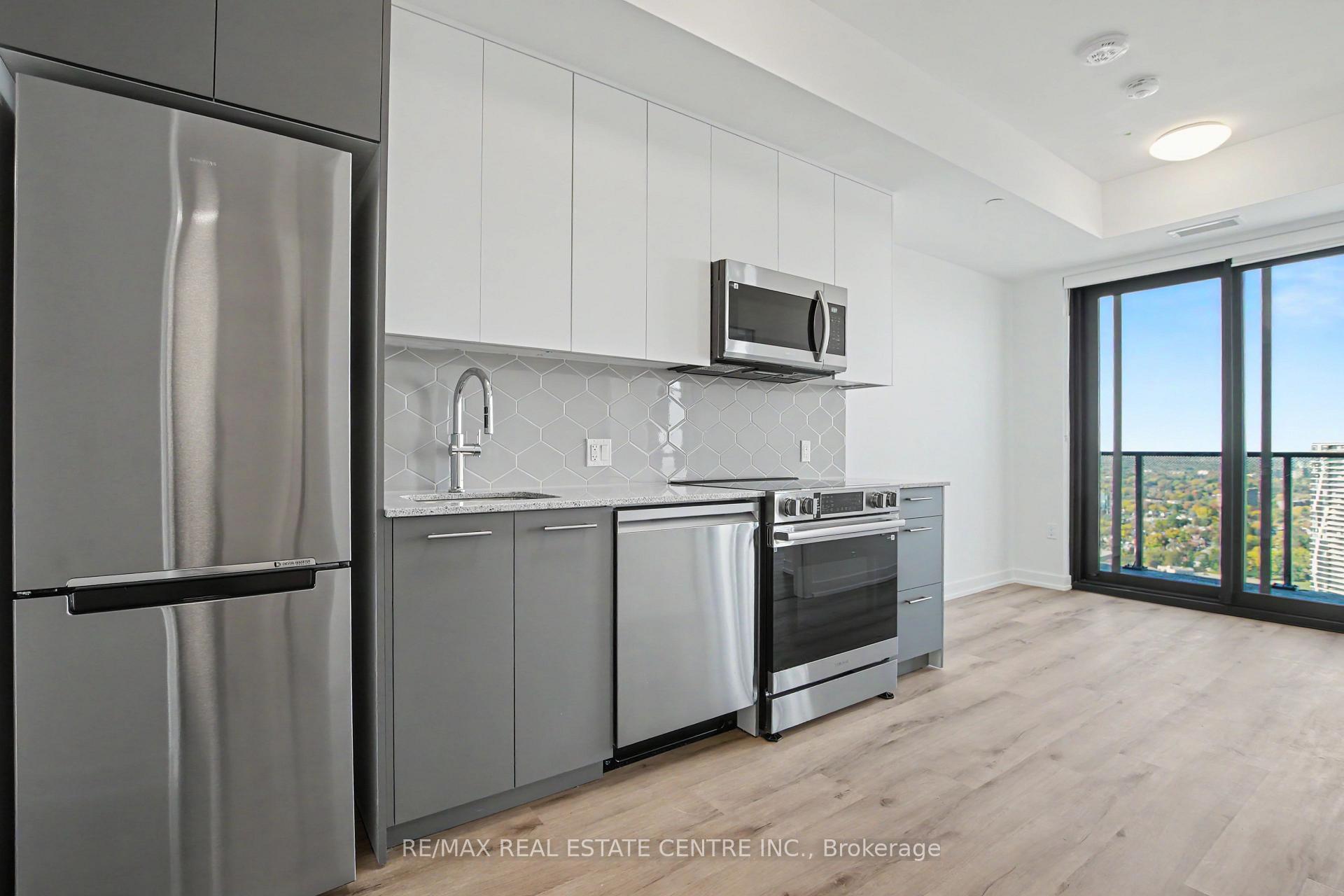 Photo 11 of Unit 3813, 30 Francis Street S, Kitchener, City Commercial Core — HOMEH