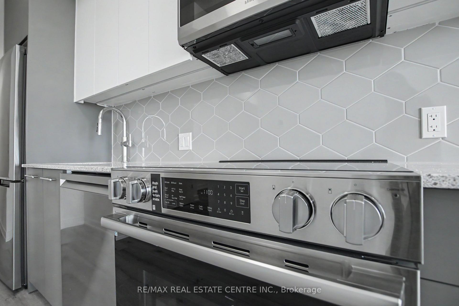 Photo 18 of Unit 3813, 30 Francis Street S, Kitchener, City Commercial Core — HOMEH