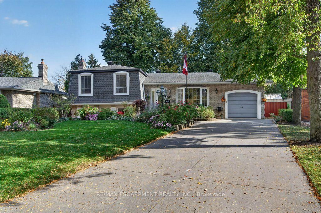 Photo 2 of 600 Holly Hill Crescent, Burlington, Appleby — HOMEH