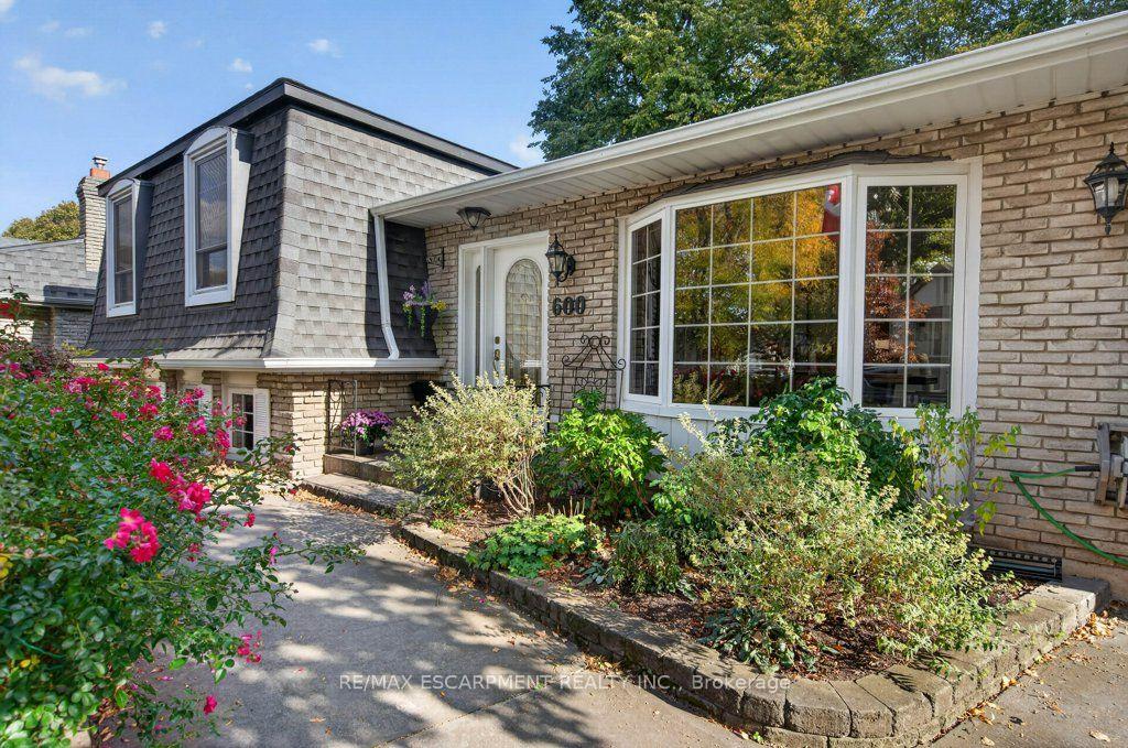 Photo 4 of 600 Holly Hill Crescent, Burlington, Appleby — HOMEH