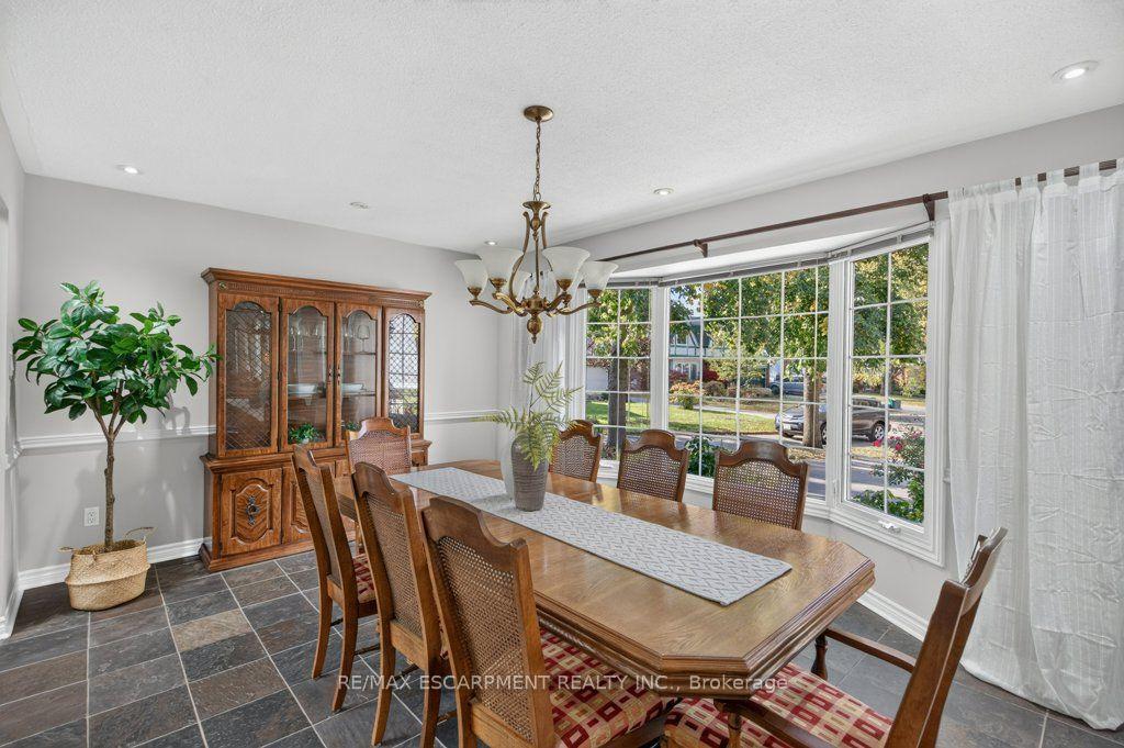 Photo 7 of 600 Holly Hill Crescent, Burlington, Appleby — HOMEH